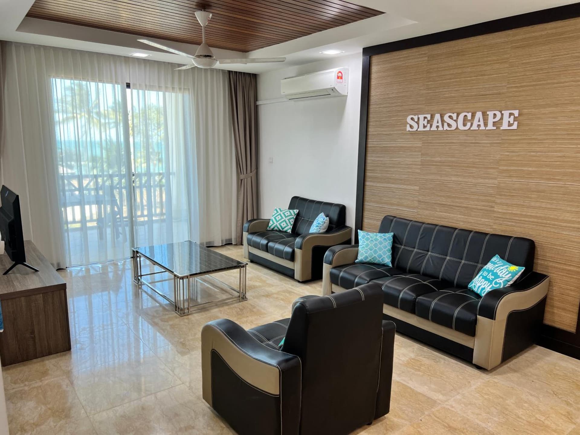 Seascape Karambunai Home - Amazing sea front view!