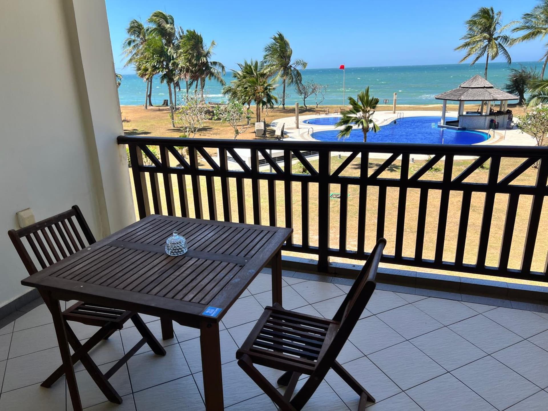 Seascape Karambunai Home - Amazing sea front view!