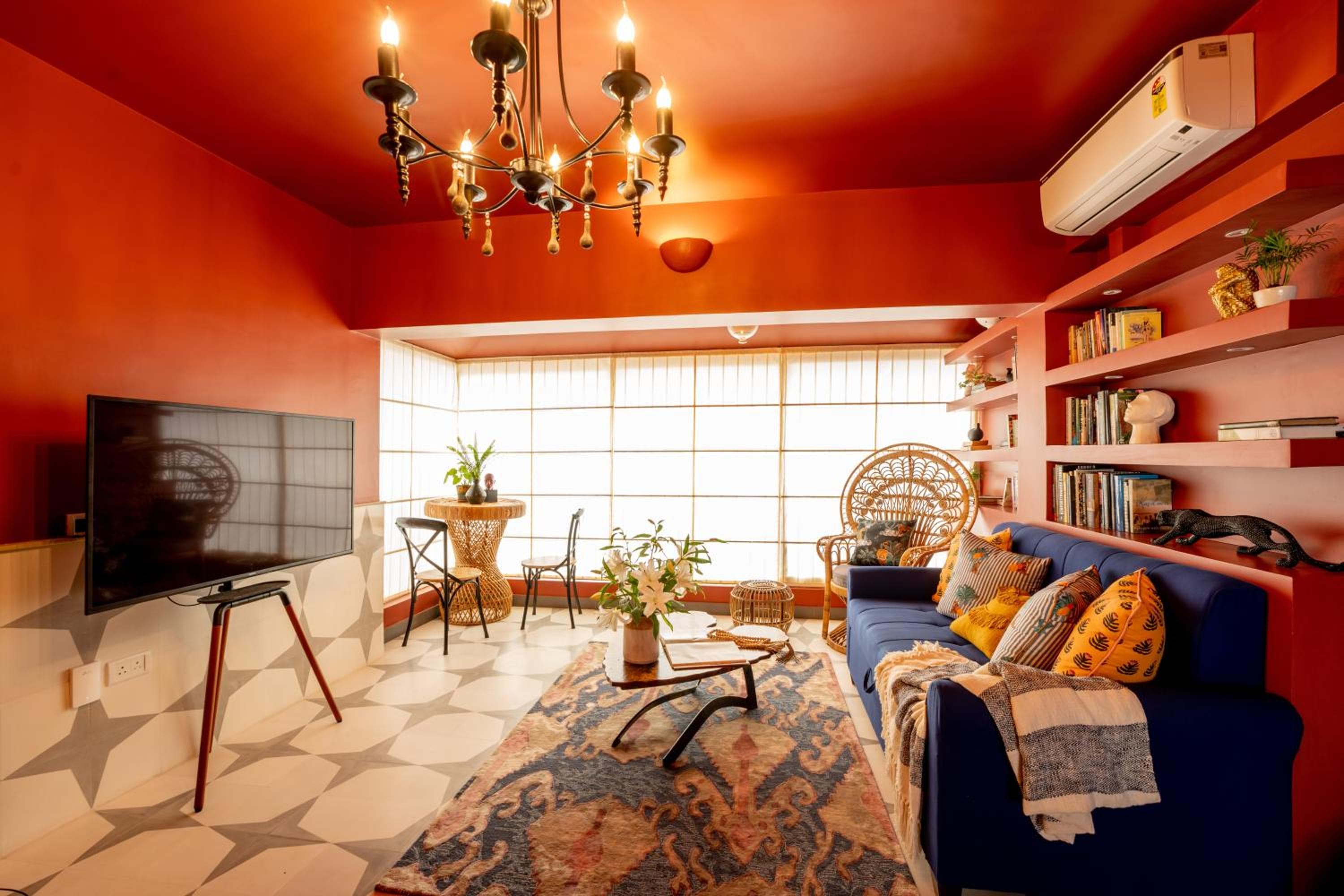 ELIVAAS Signature 5 BHK with Pvt Pool, Entertainment Room & Glass House - Bludoor