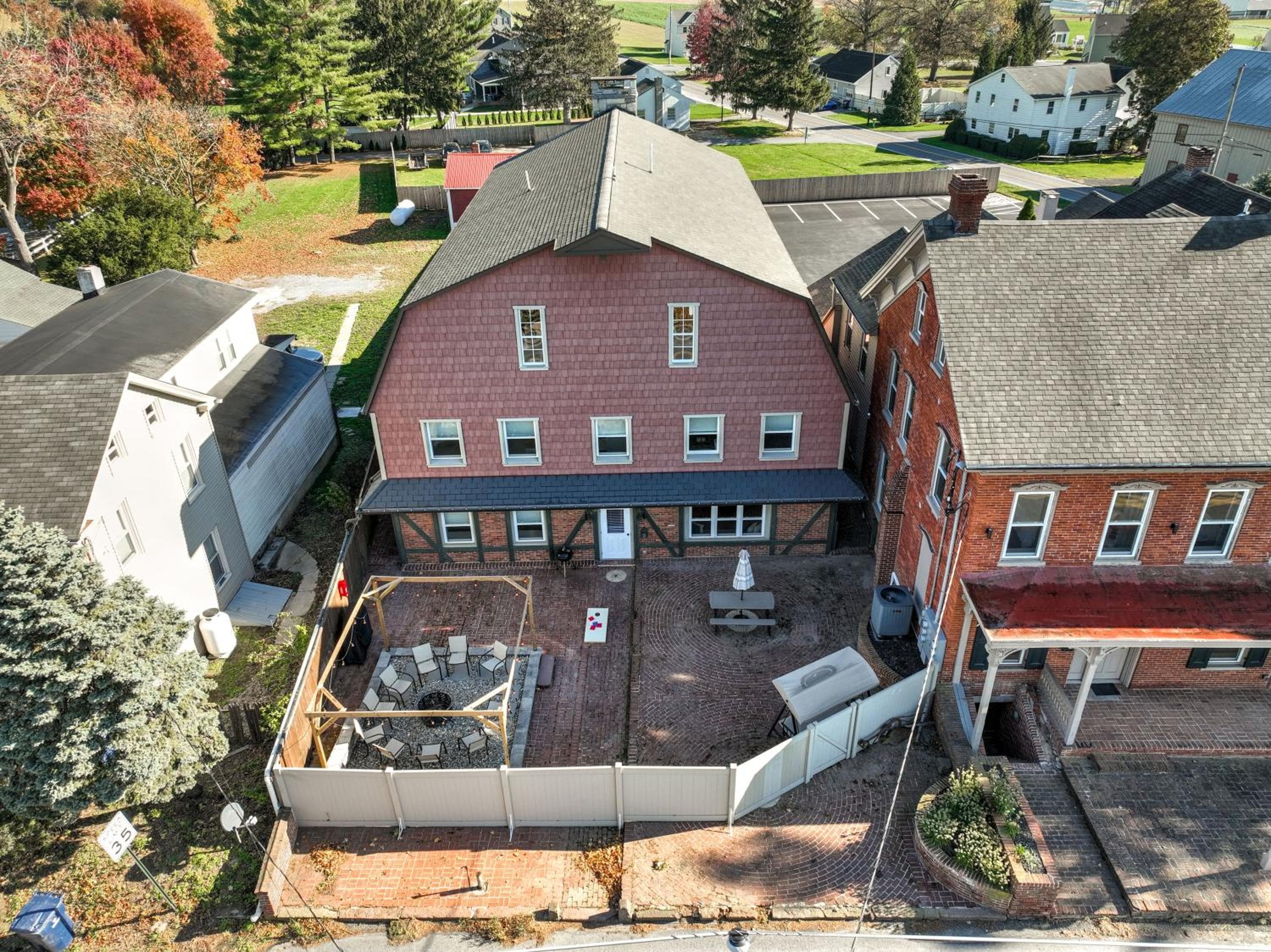 Legacy Manor 13 bedrooms Sleeps 26