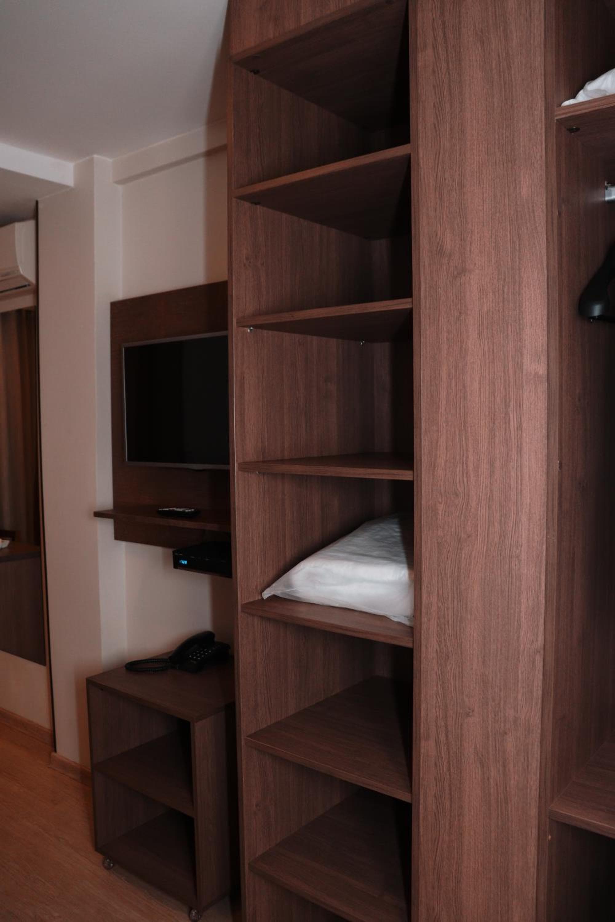Vida Plaza Hotel