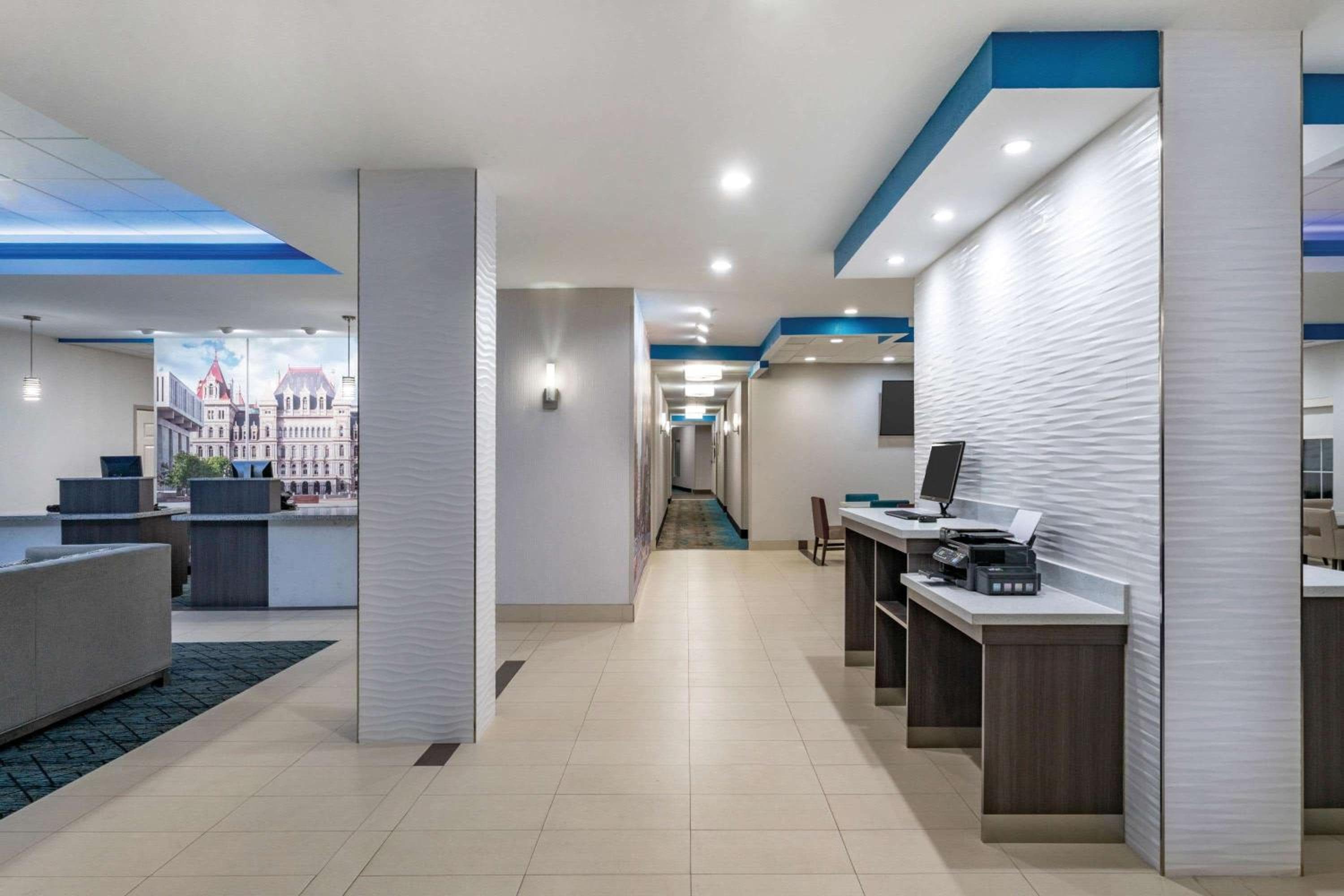 La Quinta by Wyndham Latham Albany Airport