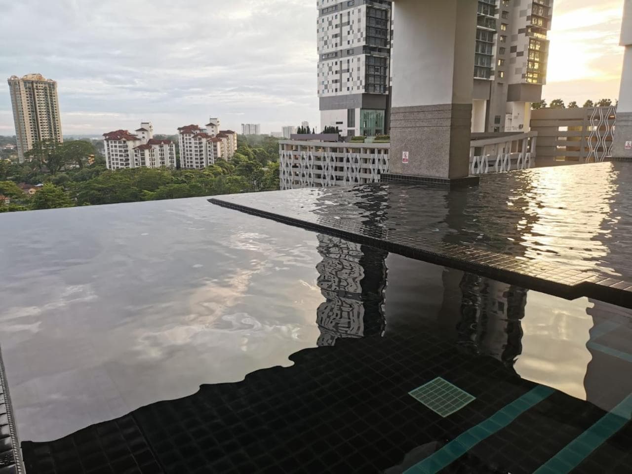 Twin Galaxy 2Bedroom City View Balcony Netflix WiFi