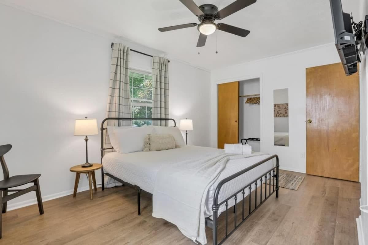 Housepitality - Electric Ave - 3 BDR and Hot Tub