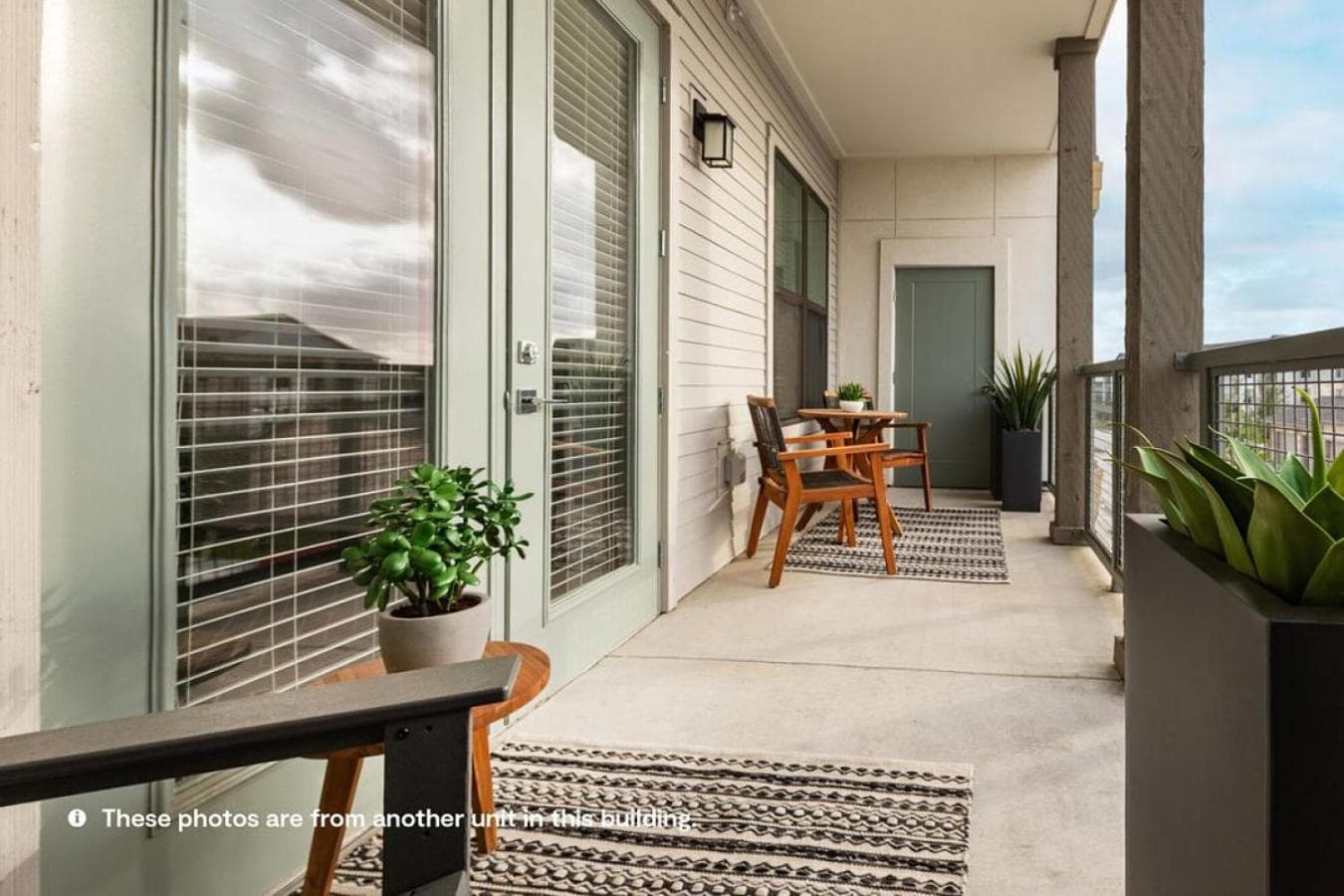 Landing Modern Apartment with Amazing Amenities (ID1804X64)