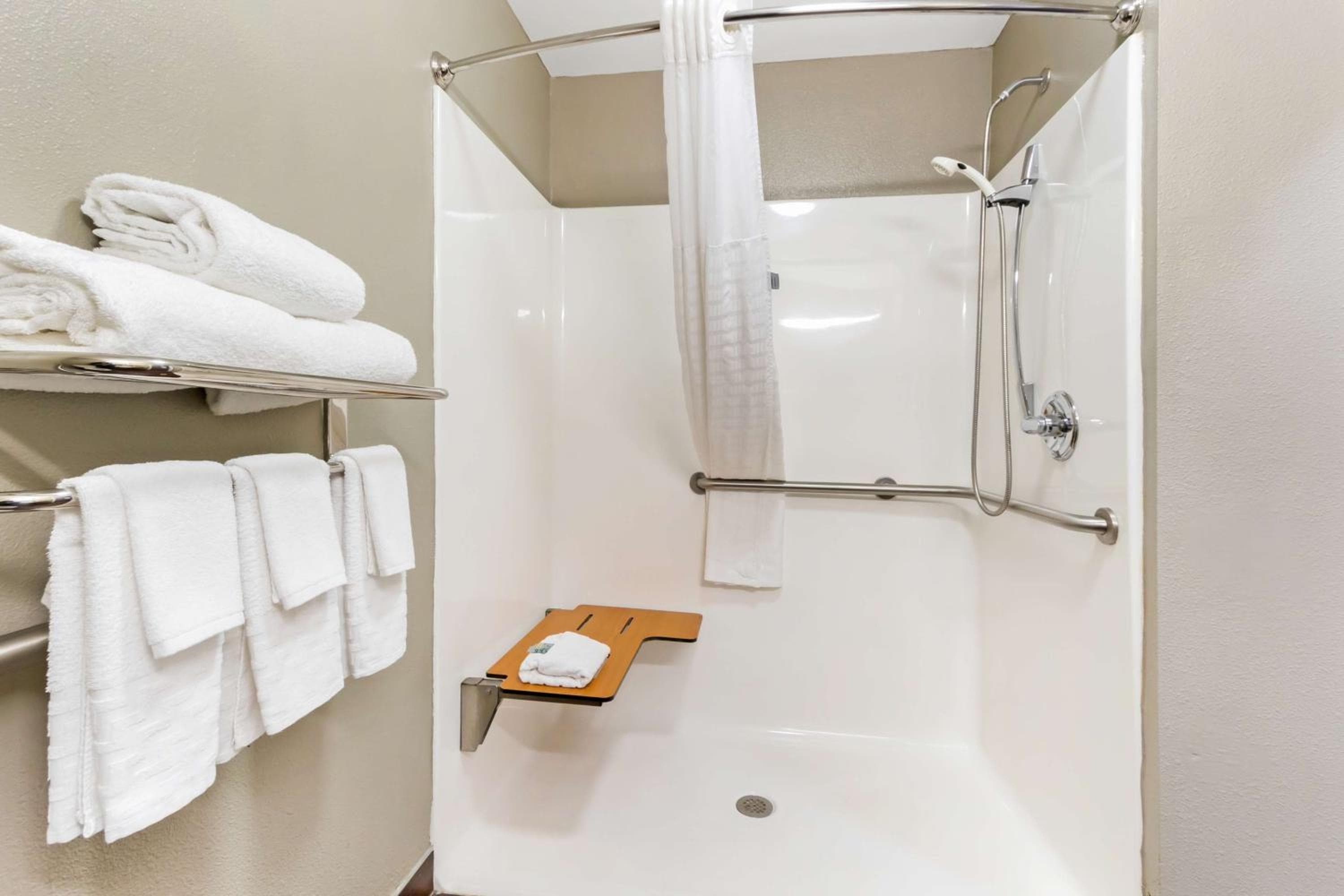 Comfort Inn & Suites North Charleston - Northwoods