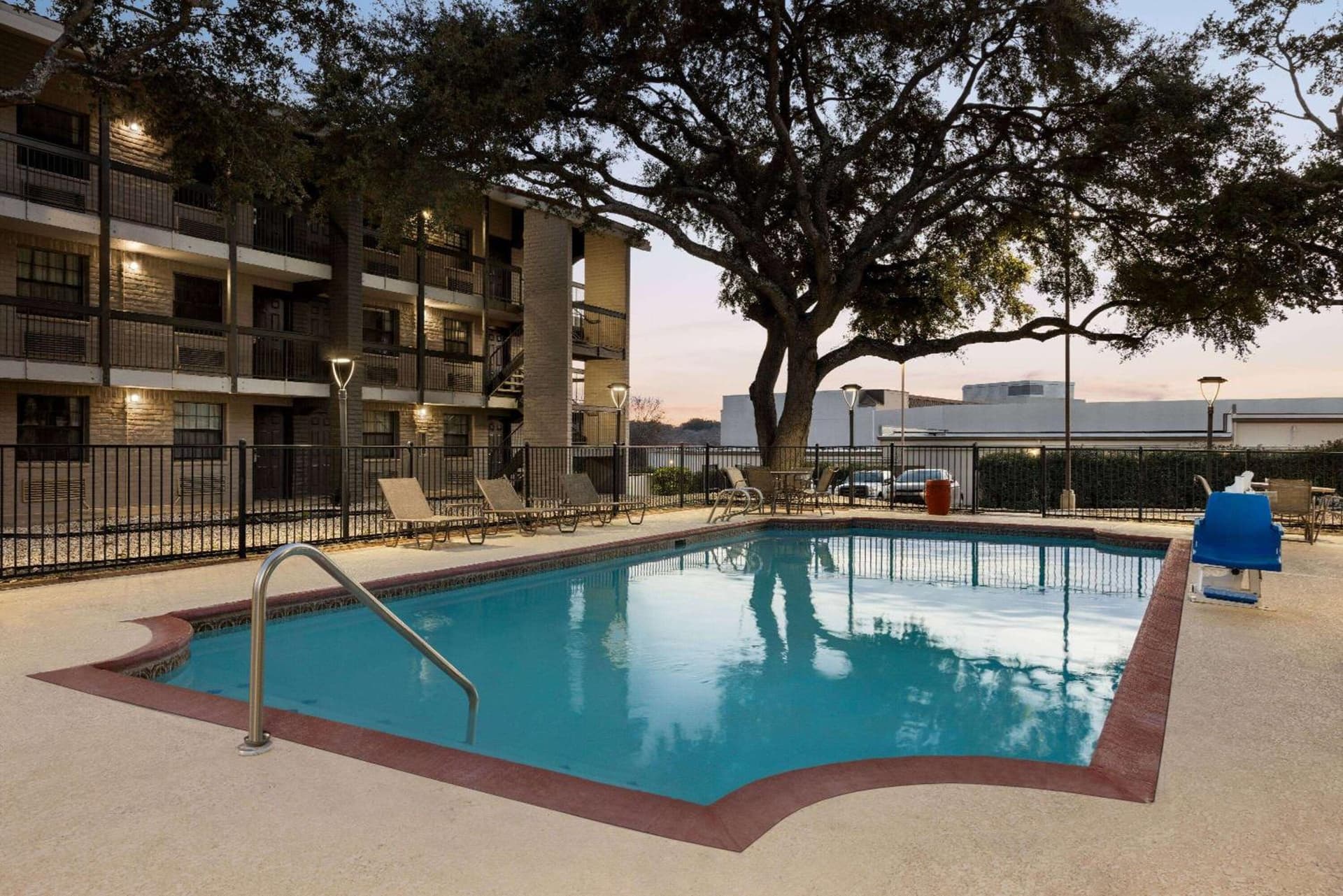 La Quinta Inn by Wyndham San Antonio I-35 N at Toepperwein