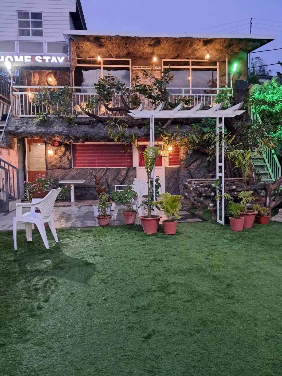 S & B Dreams House