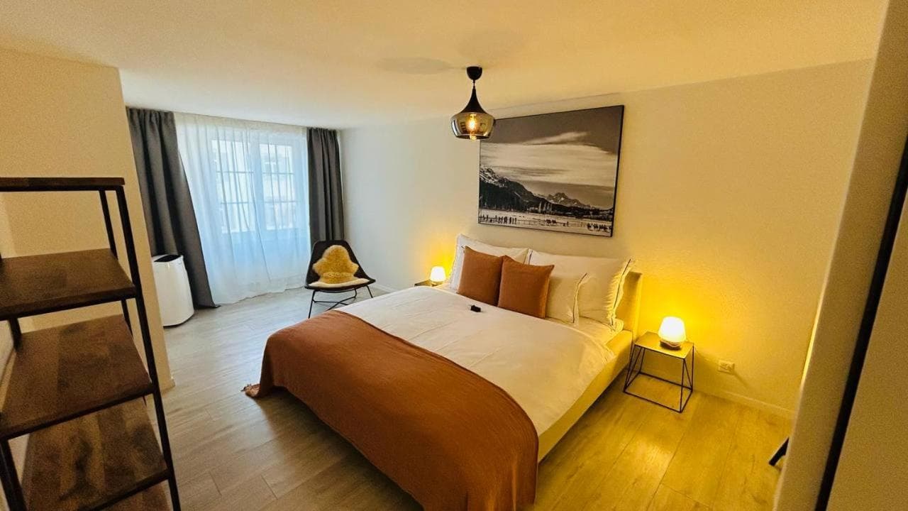Paradeplatz Apartment by Airhome