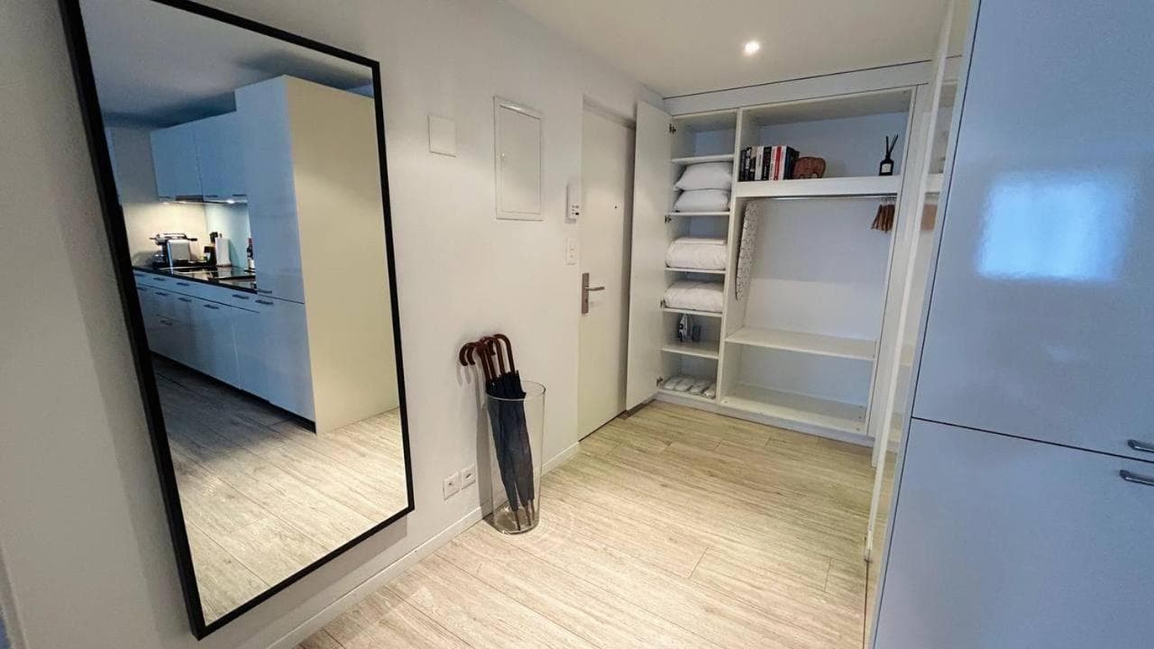 Paradeplatz Apartment by Airhome