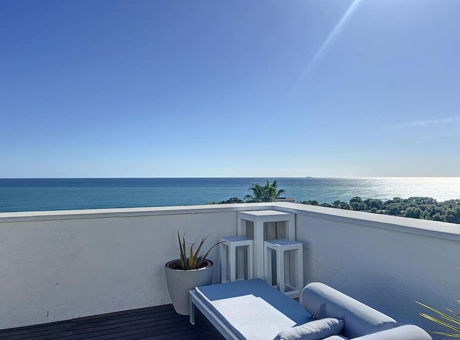 Duplex vistas mar con piscina