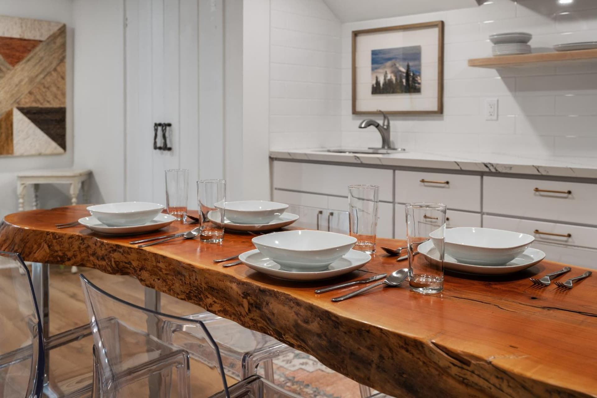Newly Remodeled Bright & Cozy Basement Apartment