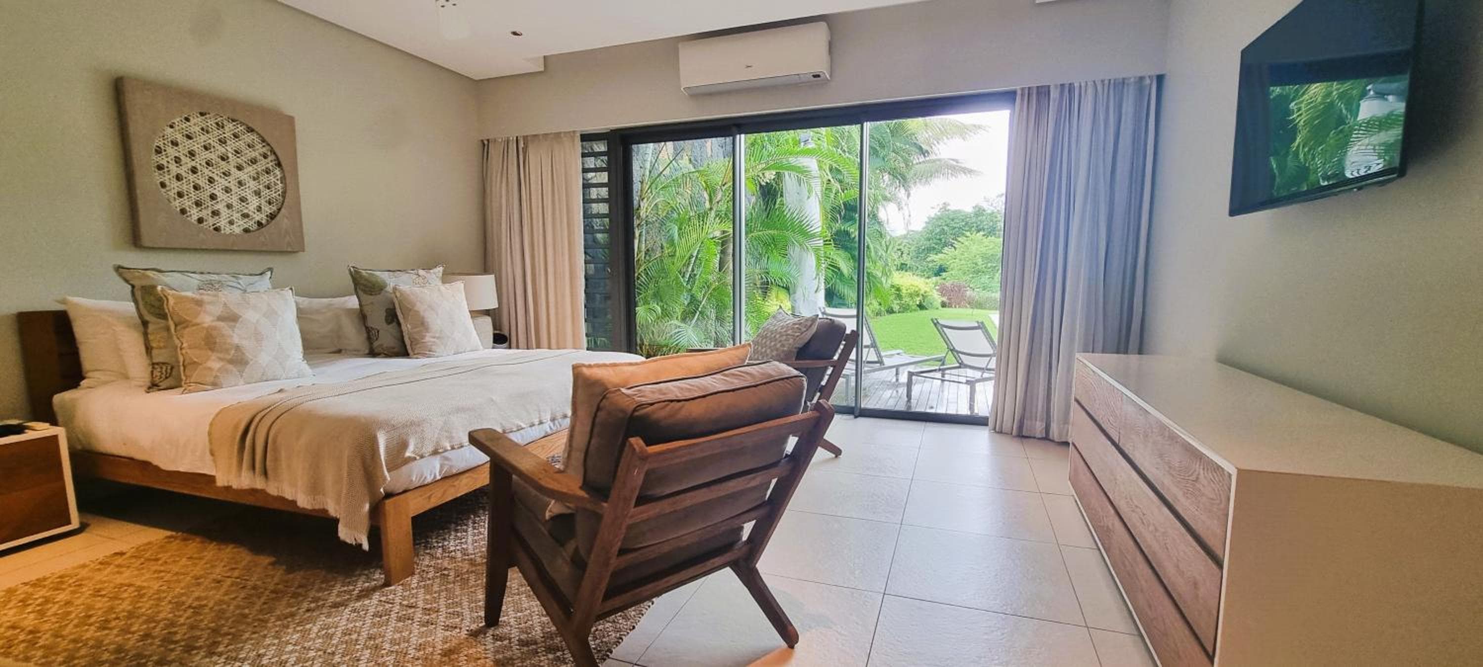 Modern Villa with Private Pool at Anahita Golf Resort