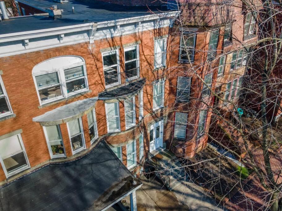 Flats on Front - Riverfront Gem Fast Wi-Fi 3F