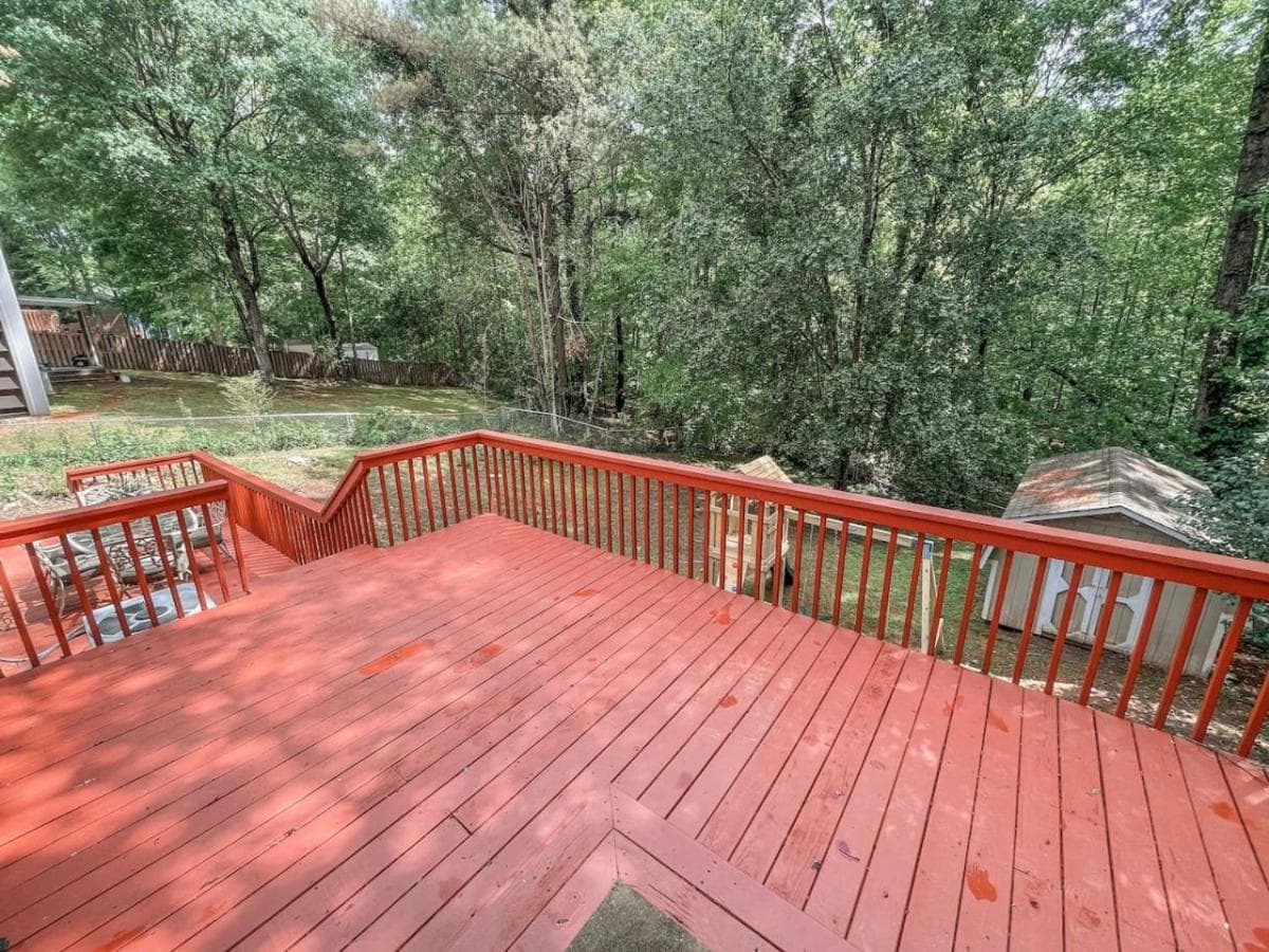 Fenced-In 3 BR Swingset, Carport, North Raleigh