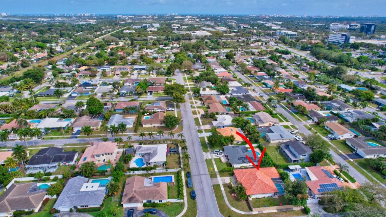 Prime Boca Raton Beach Pool and Fun 3 Bedroom 2 Baths
