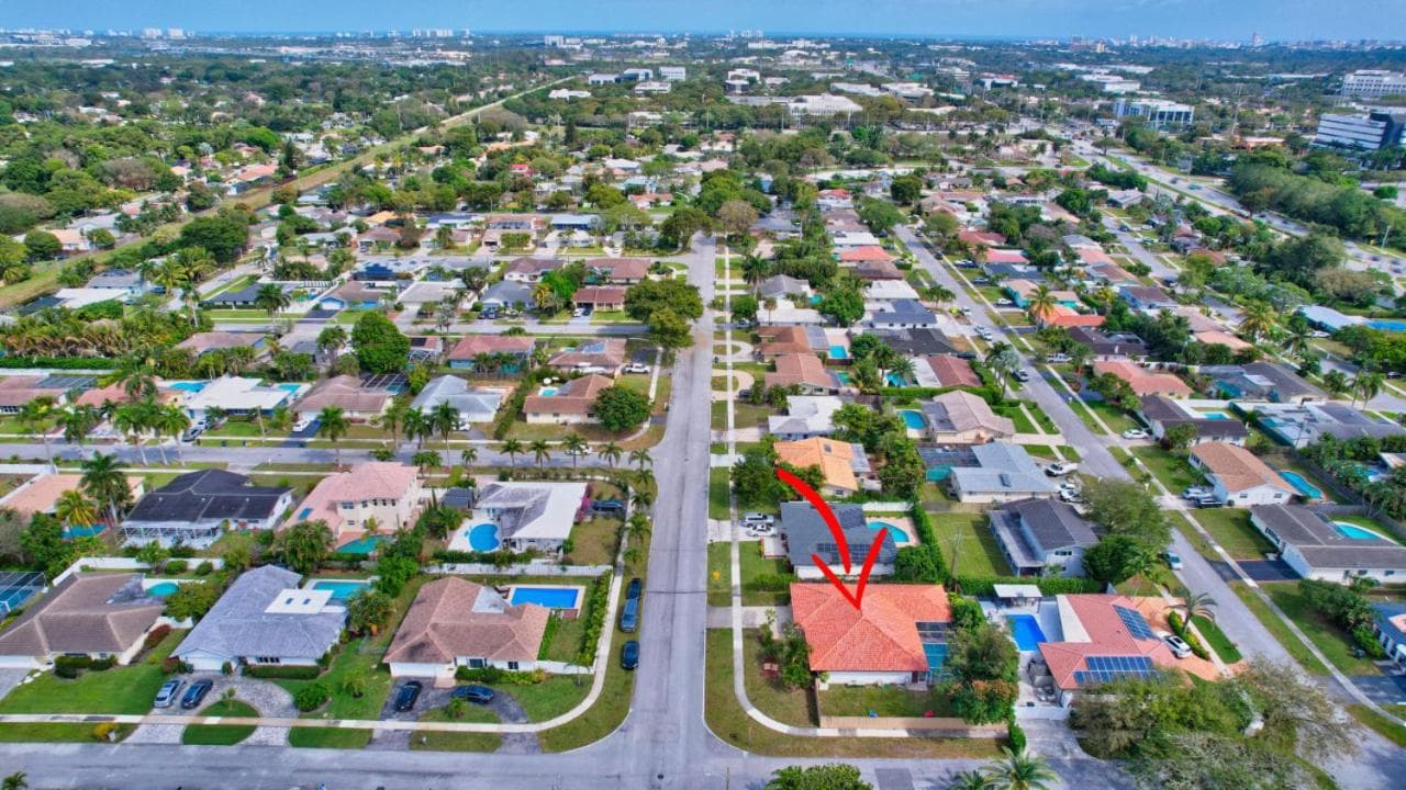 Prime Boca Raton Beach Pool and Fun 3 Bedroom 2 Baths