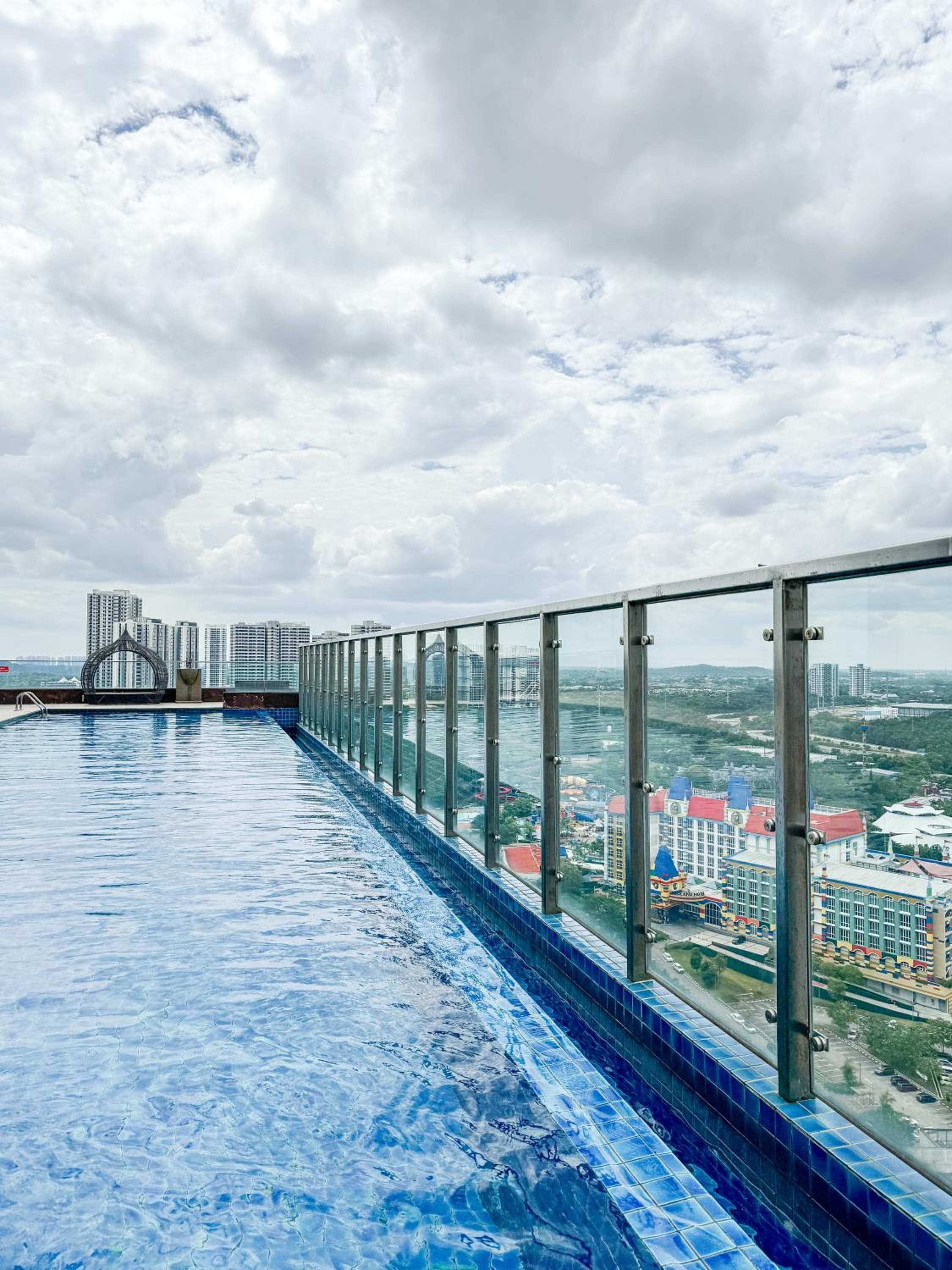 Legoland 5 Mins Walk, The Safaree LoftSlide, Bathtub at Afiniti, JB Johor Bahru, Malaysia