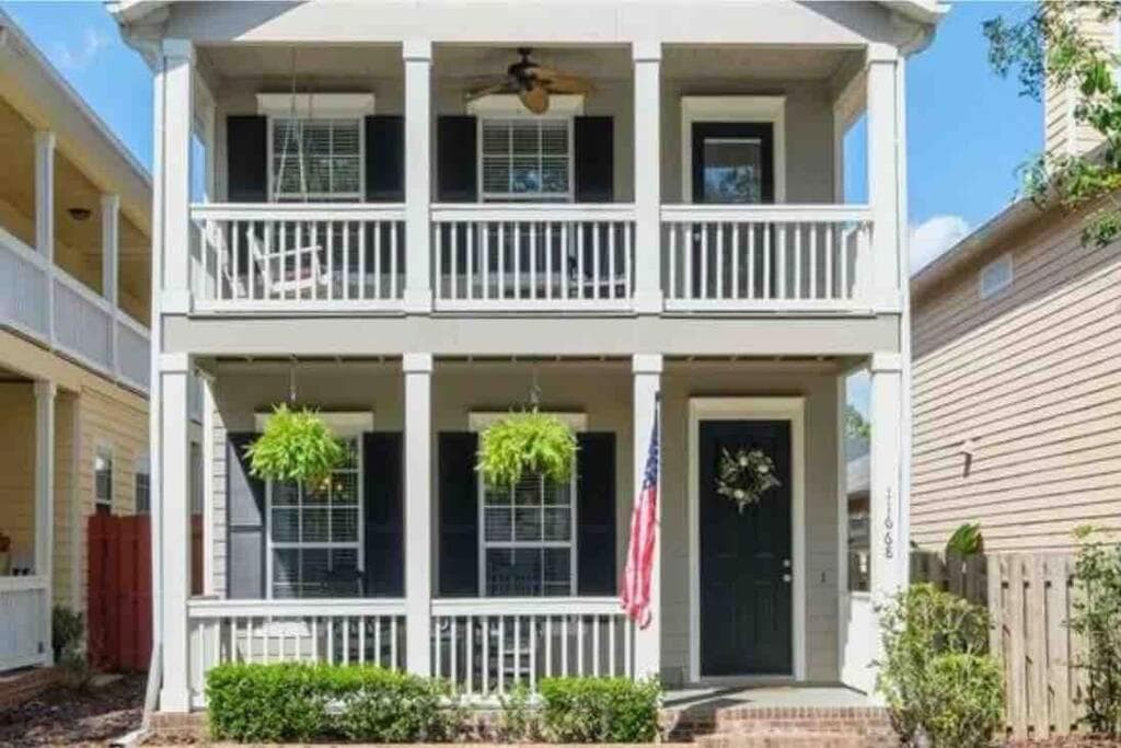 GREAT3Bed&3bath. 2balconies. Perfect Gainesville neighborhood