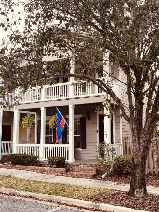 GREAT3Bed&3bath. 2balconies. Perfect Gainesville neighborhood