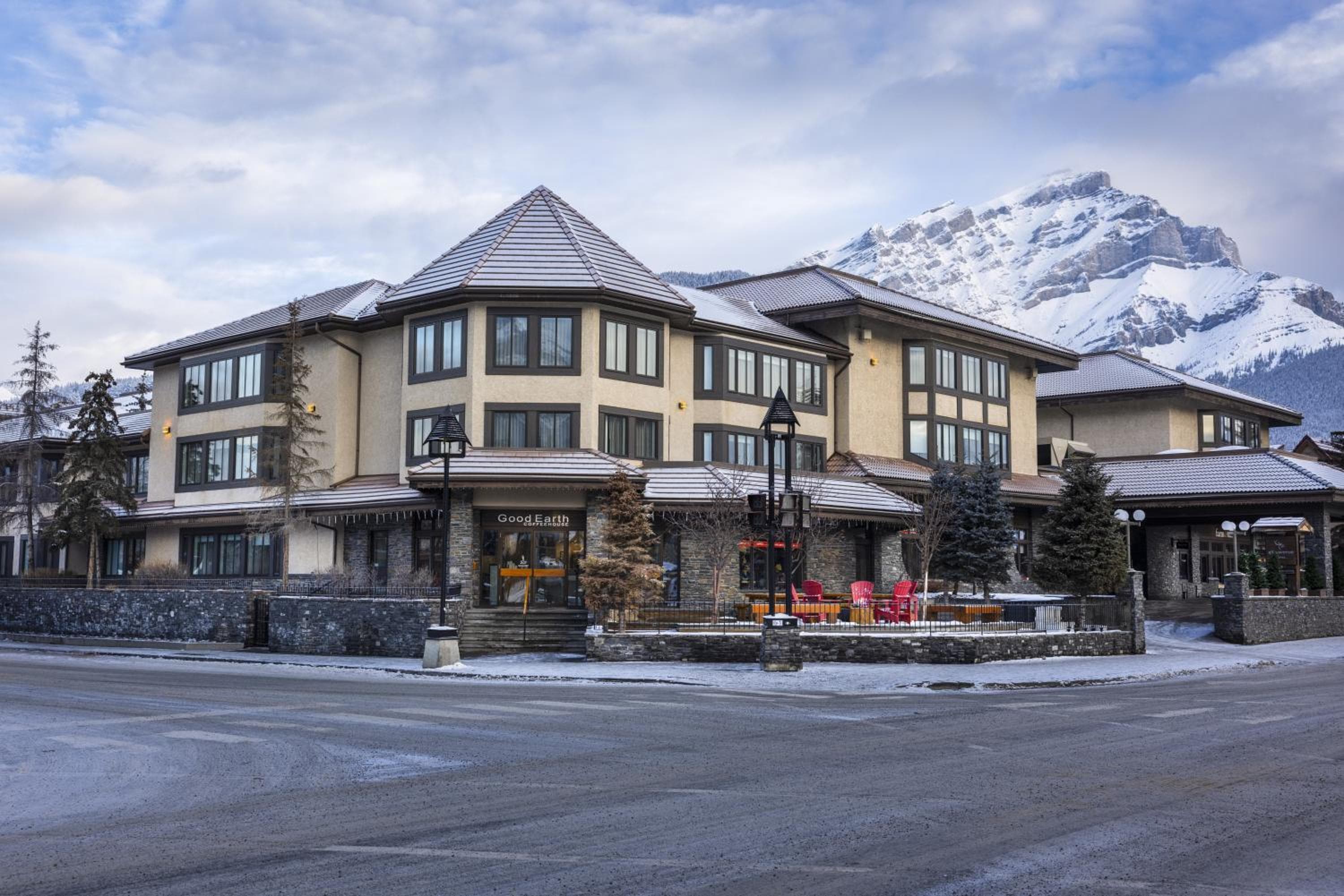 Elk + Avenue Hotel