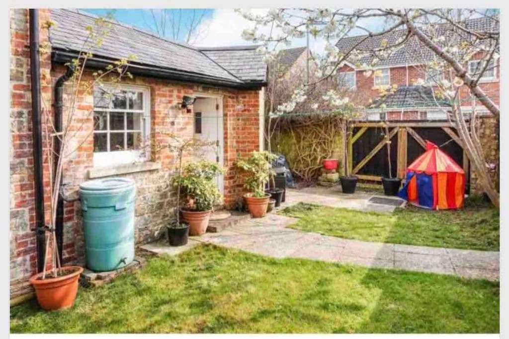 Large historic family home nr Longleat and Bath