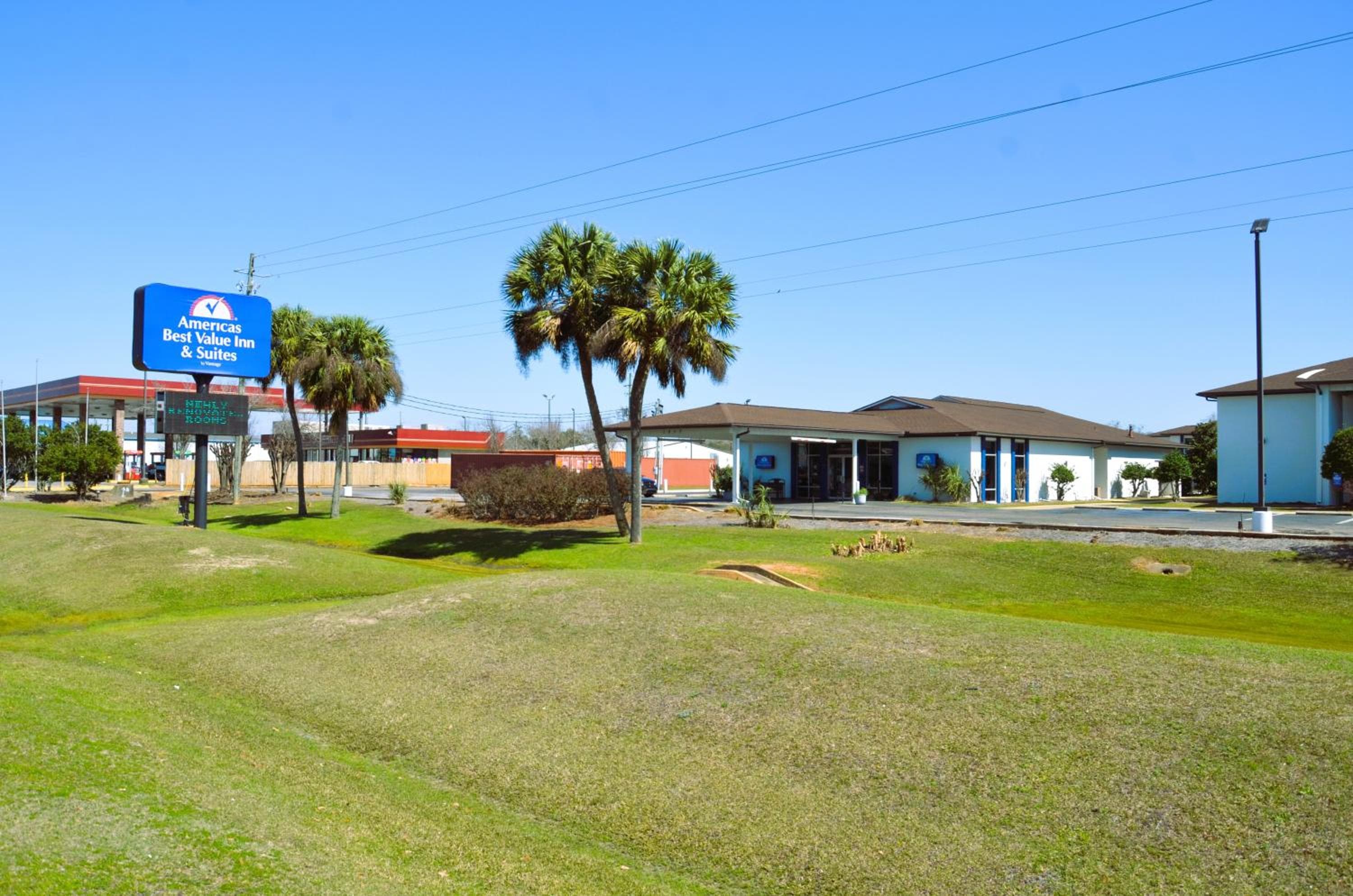 Americas Best Value Inn & Suites-Foley - Fully Renovated