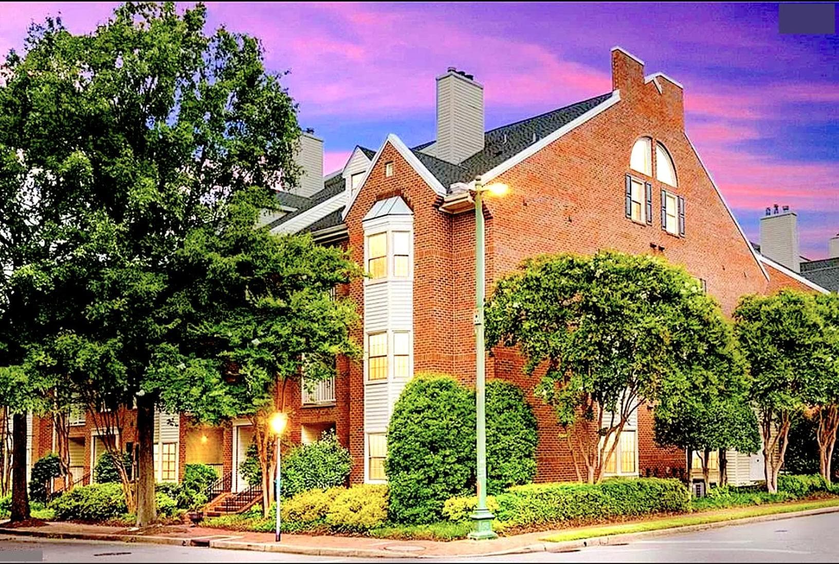 Amazing Beautiful Downtown Apt