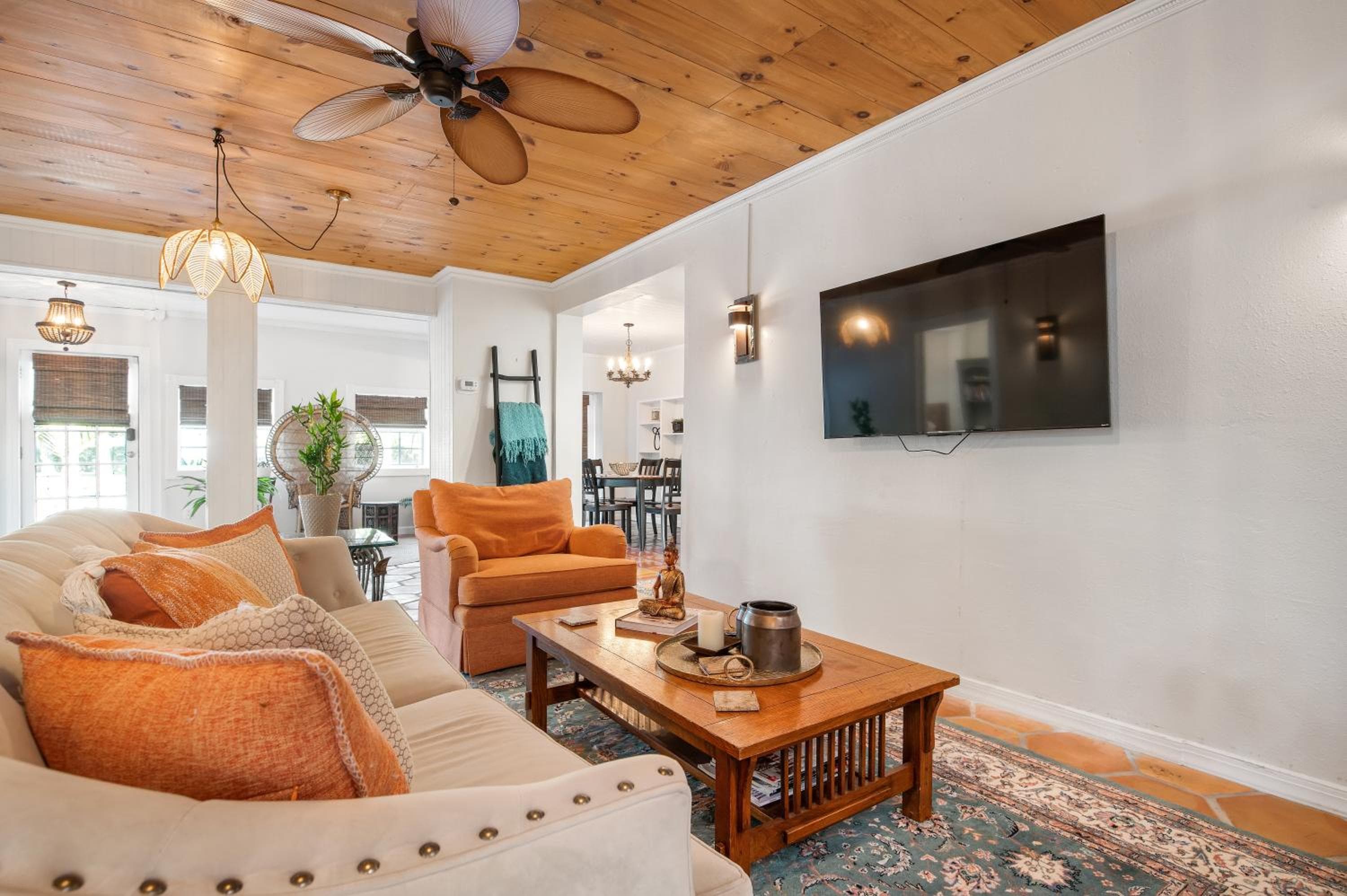 Villa Bella! Amazing pool home with cabana just minutes from downtown!