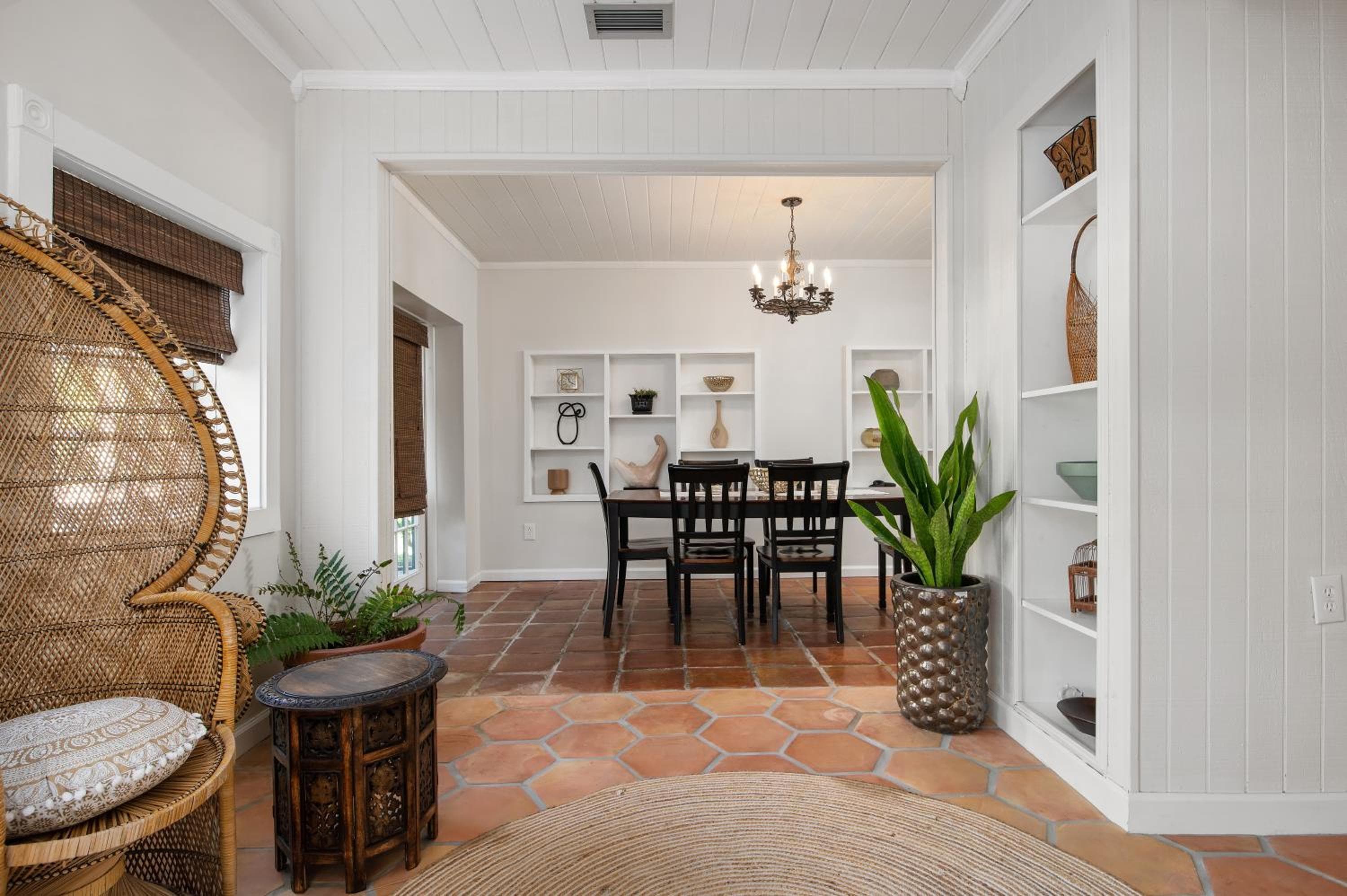 Villa Bella! Amazing pool home with cabana just minutes from downtown!