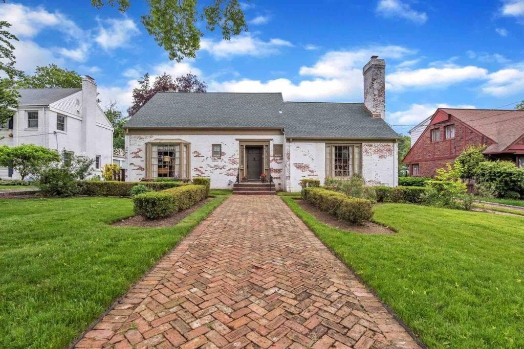 Serene Stay - Stylish House Close to NYC