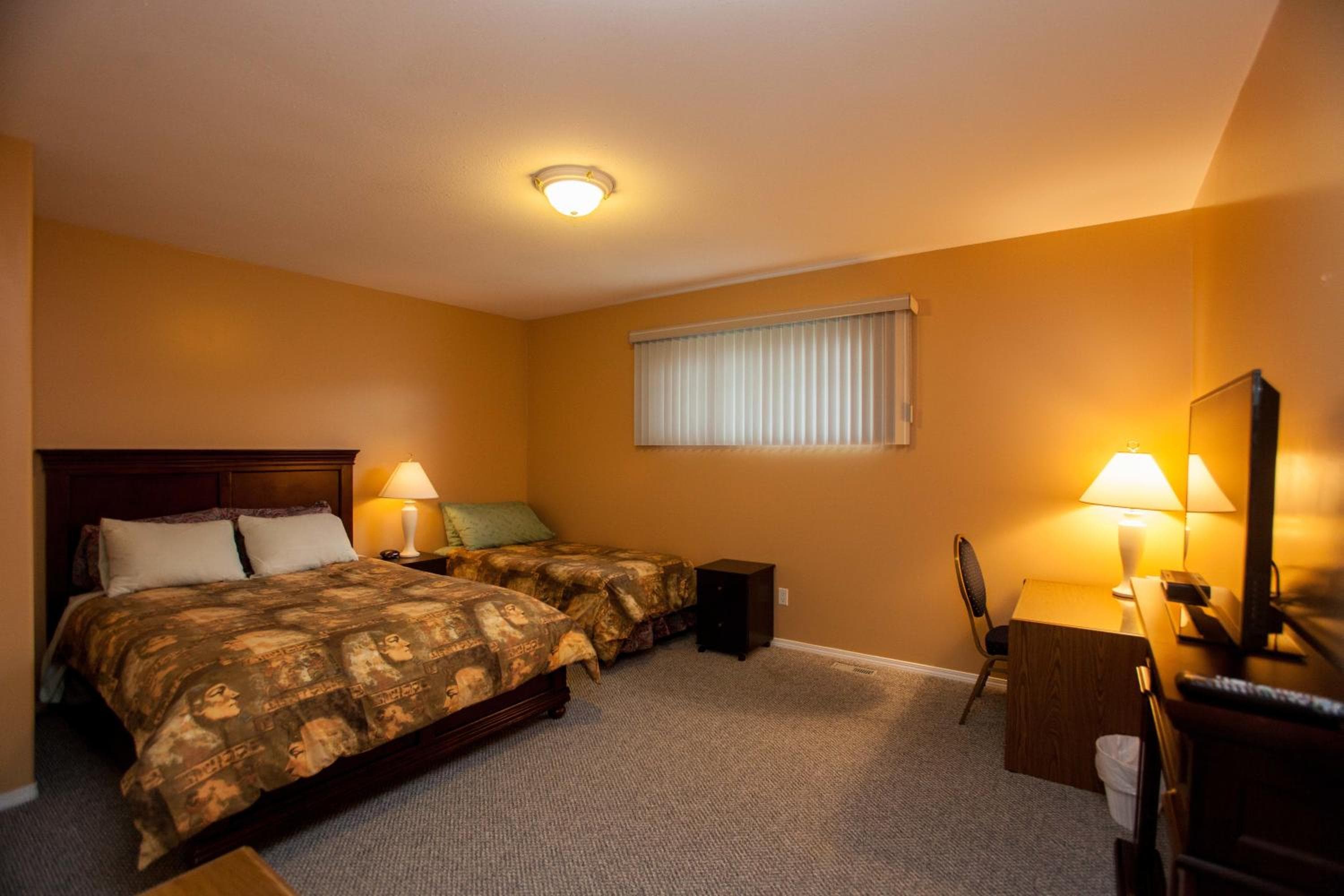 Midnight Sun Inn