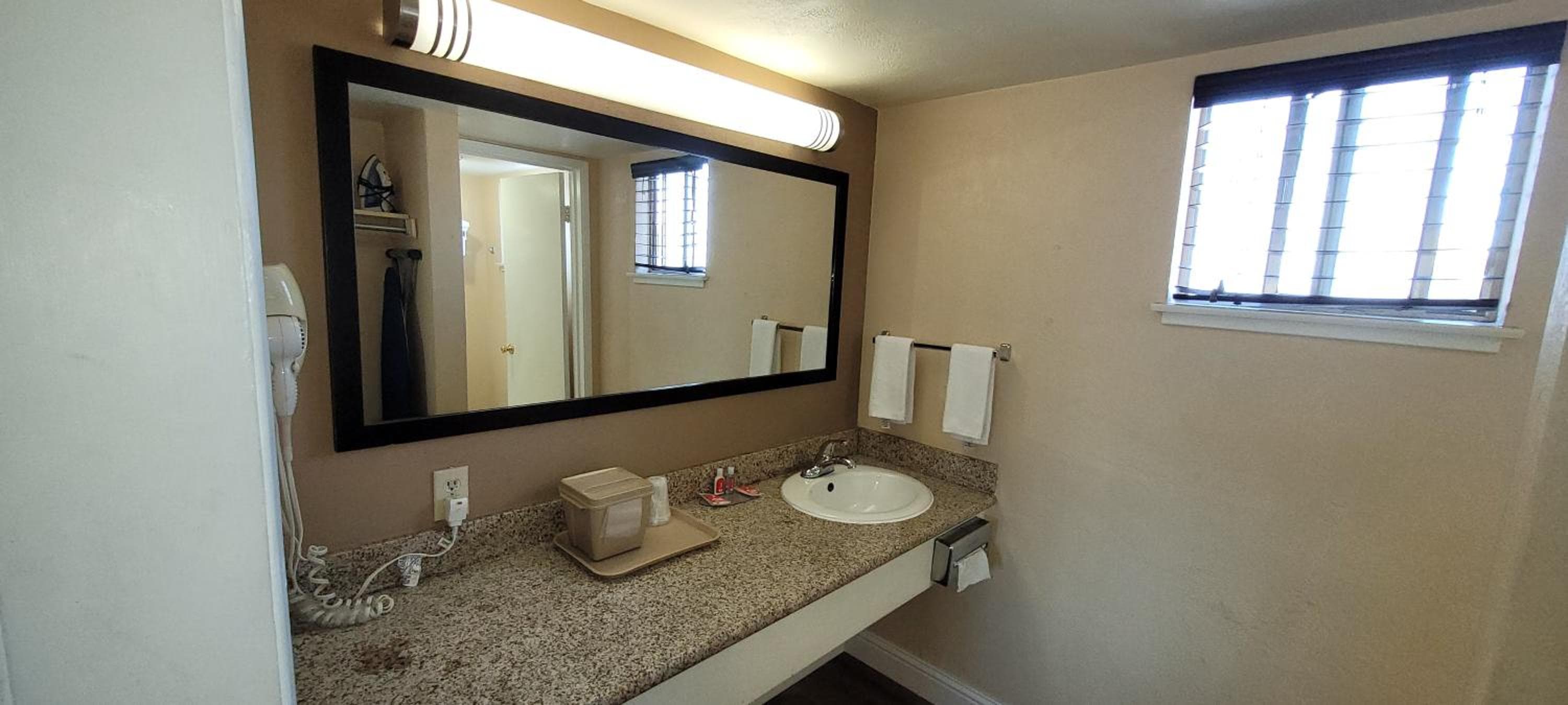 Econo Lodge Sacramento Convention Center