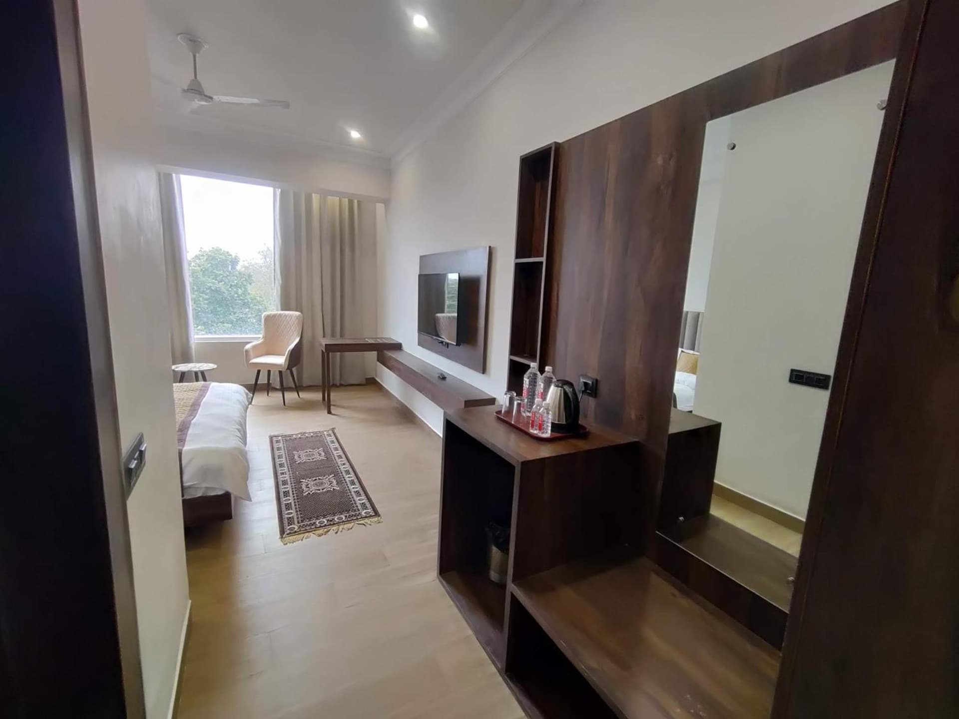 Hotel Basant Sarovar