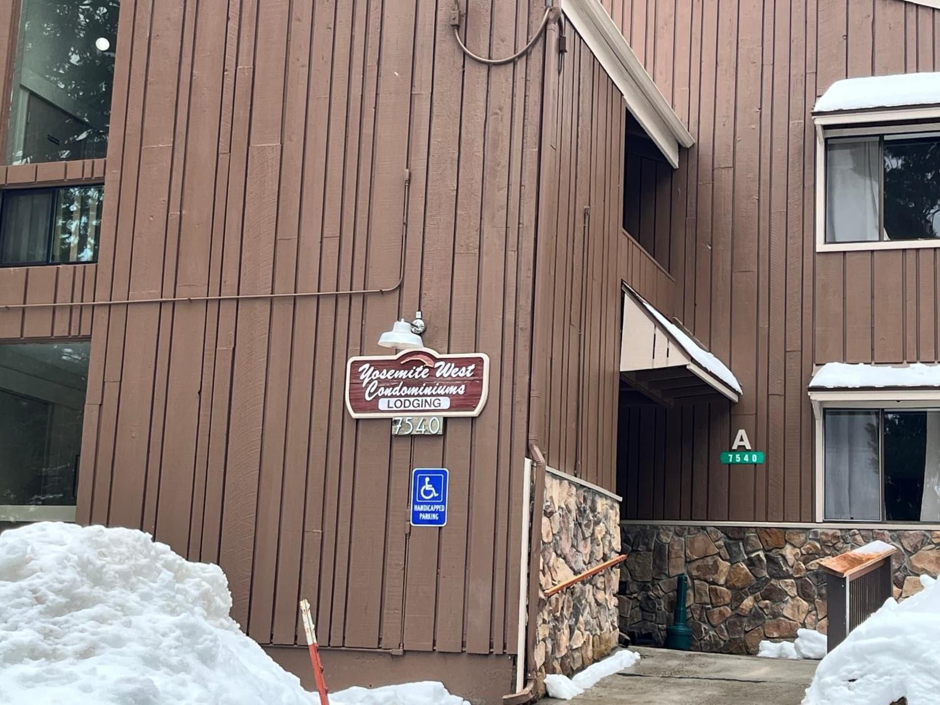 Yosemite Condominium Loft unit -B202
