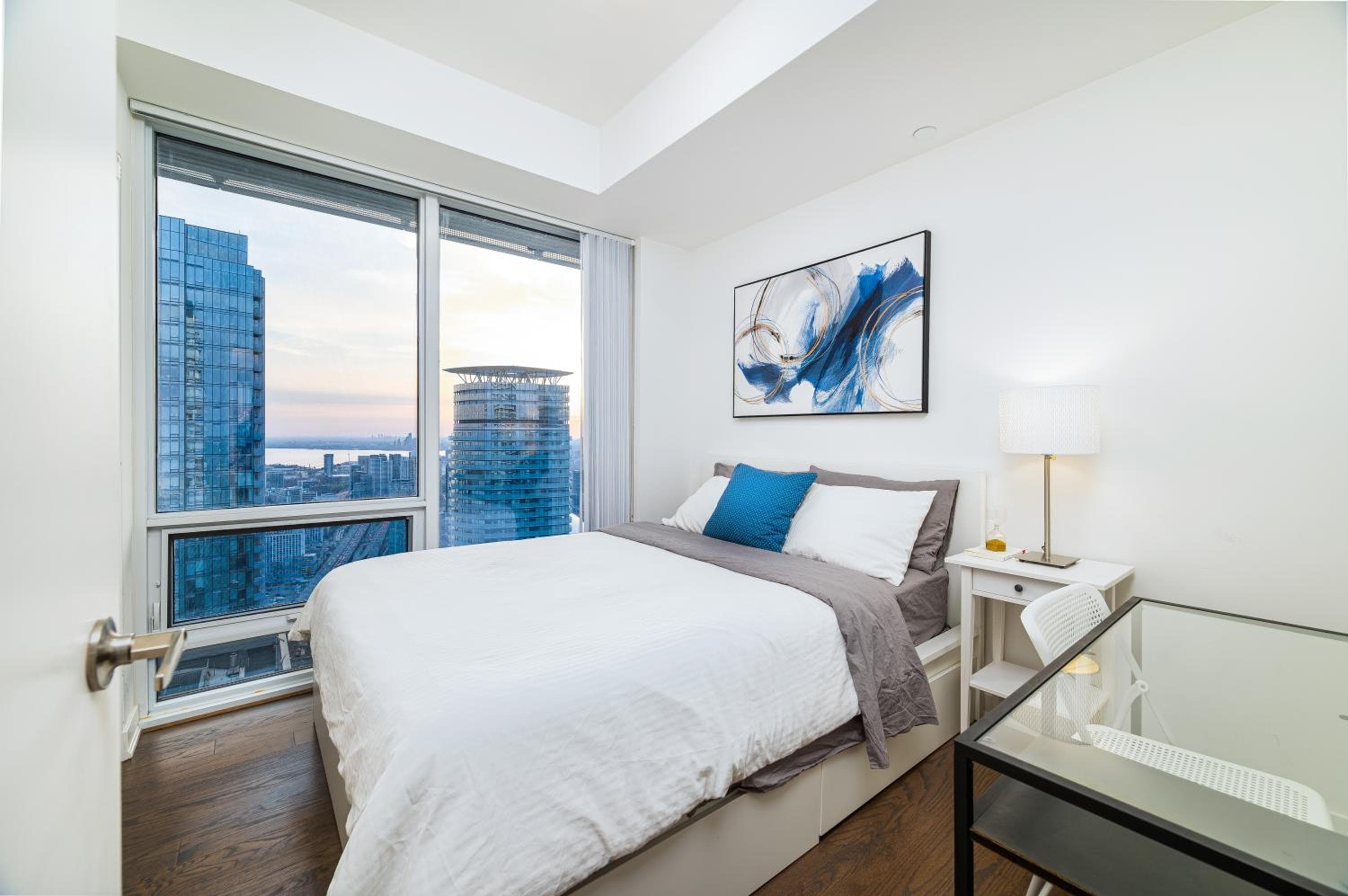 Presidential Suite Heart of Downtown with Stunning View