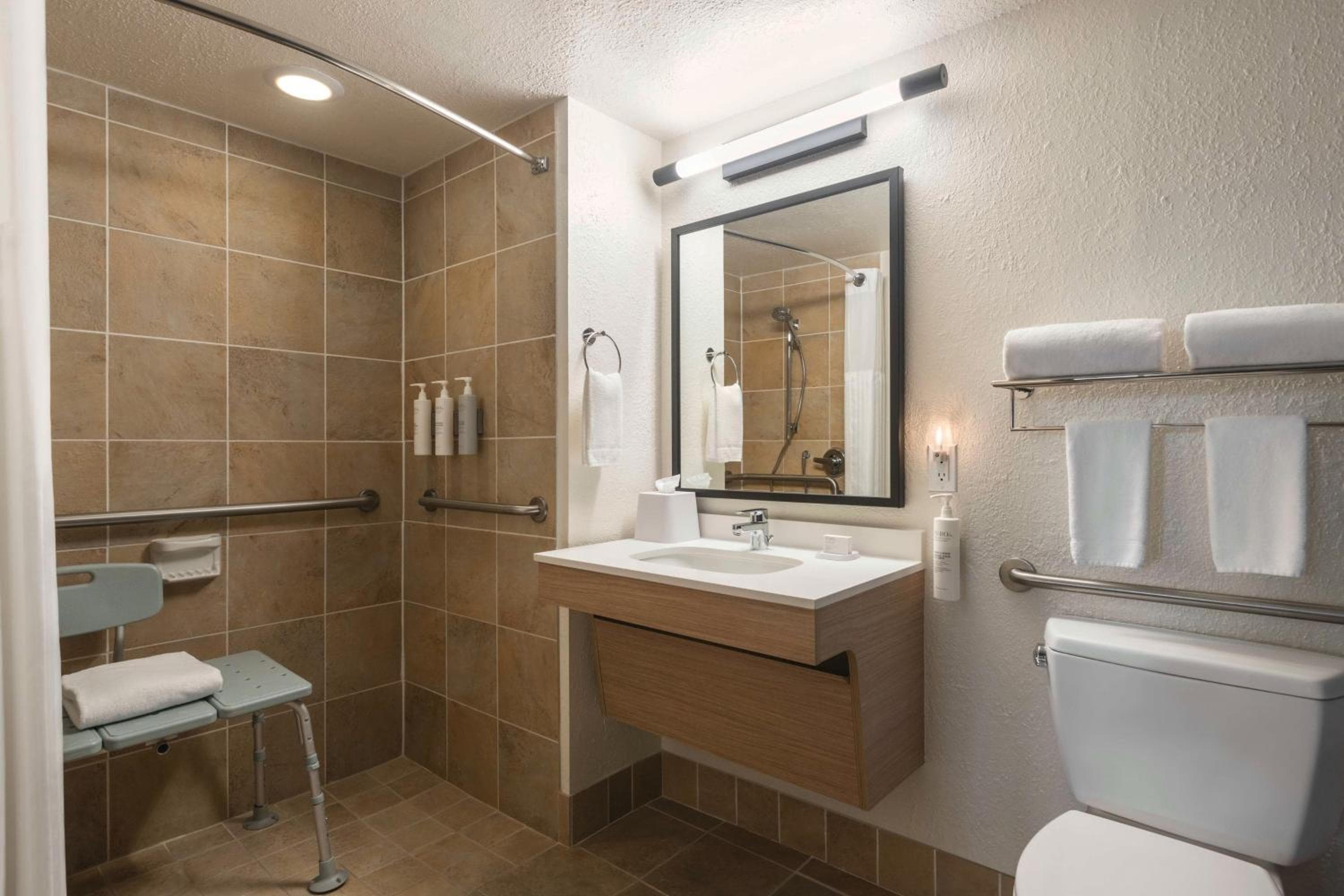 Spark by Hilton Sarasota Siesta Key Gateway