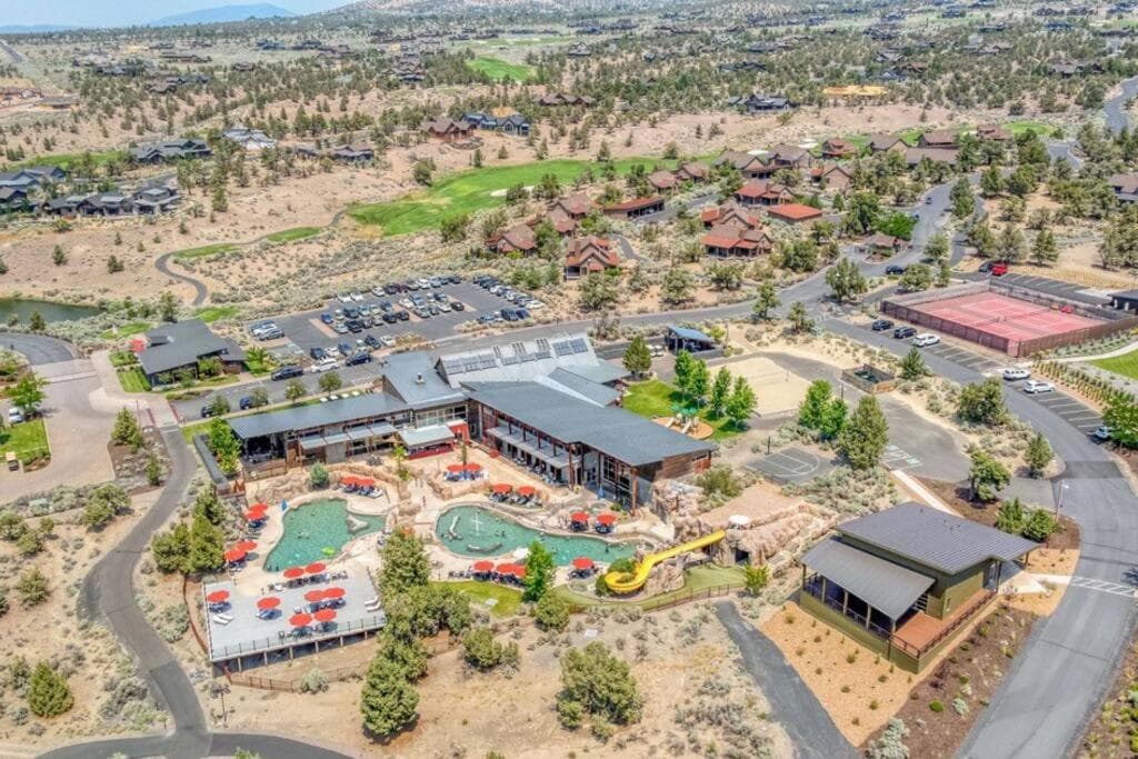 Luxurious Home Beautiful Views Family Friendly