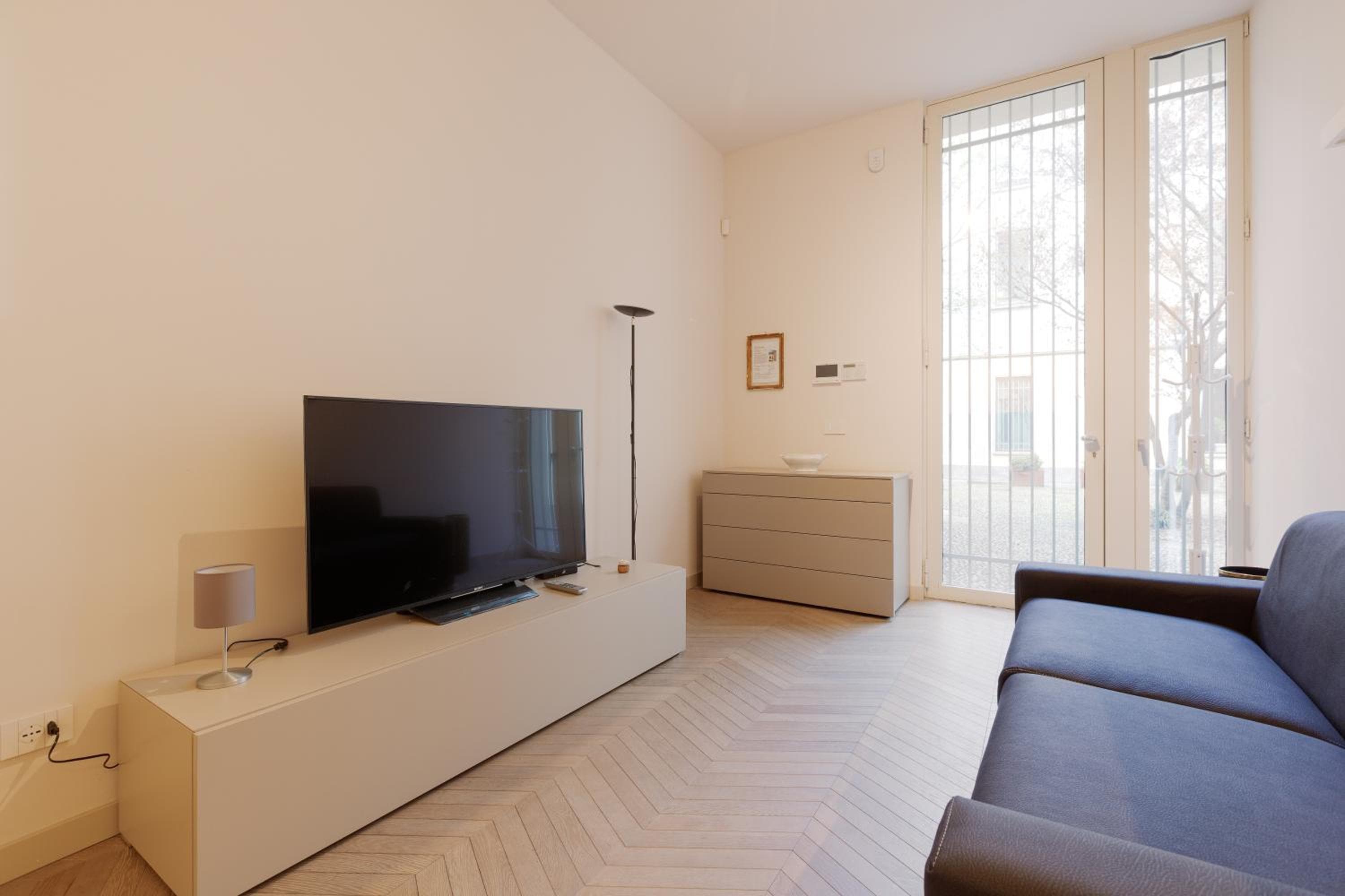 GuestHost - Cordusio Enchanting Apartment
