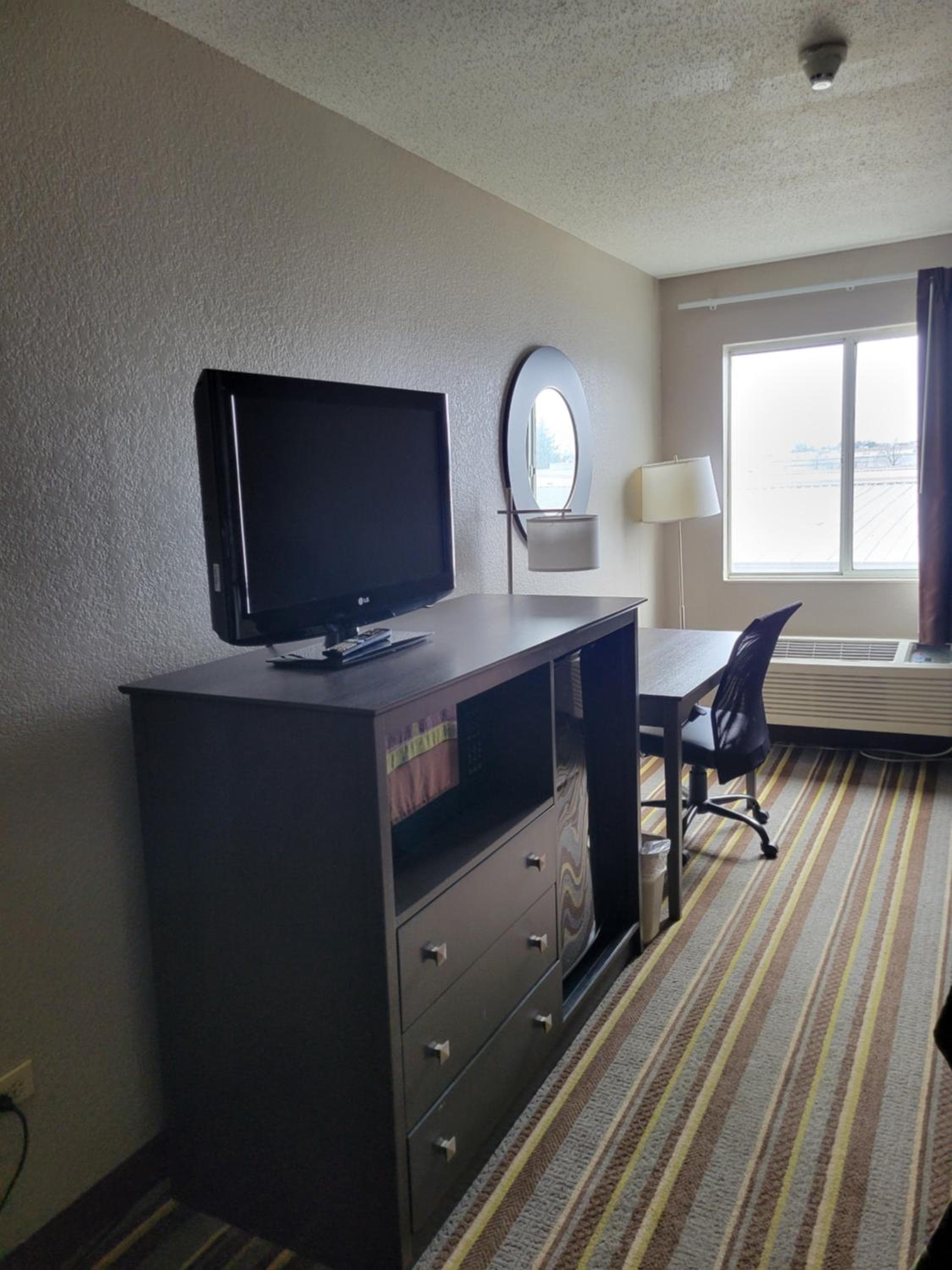 Super 8 by Wyndham Aurora/Naperville Area