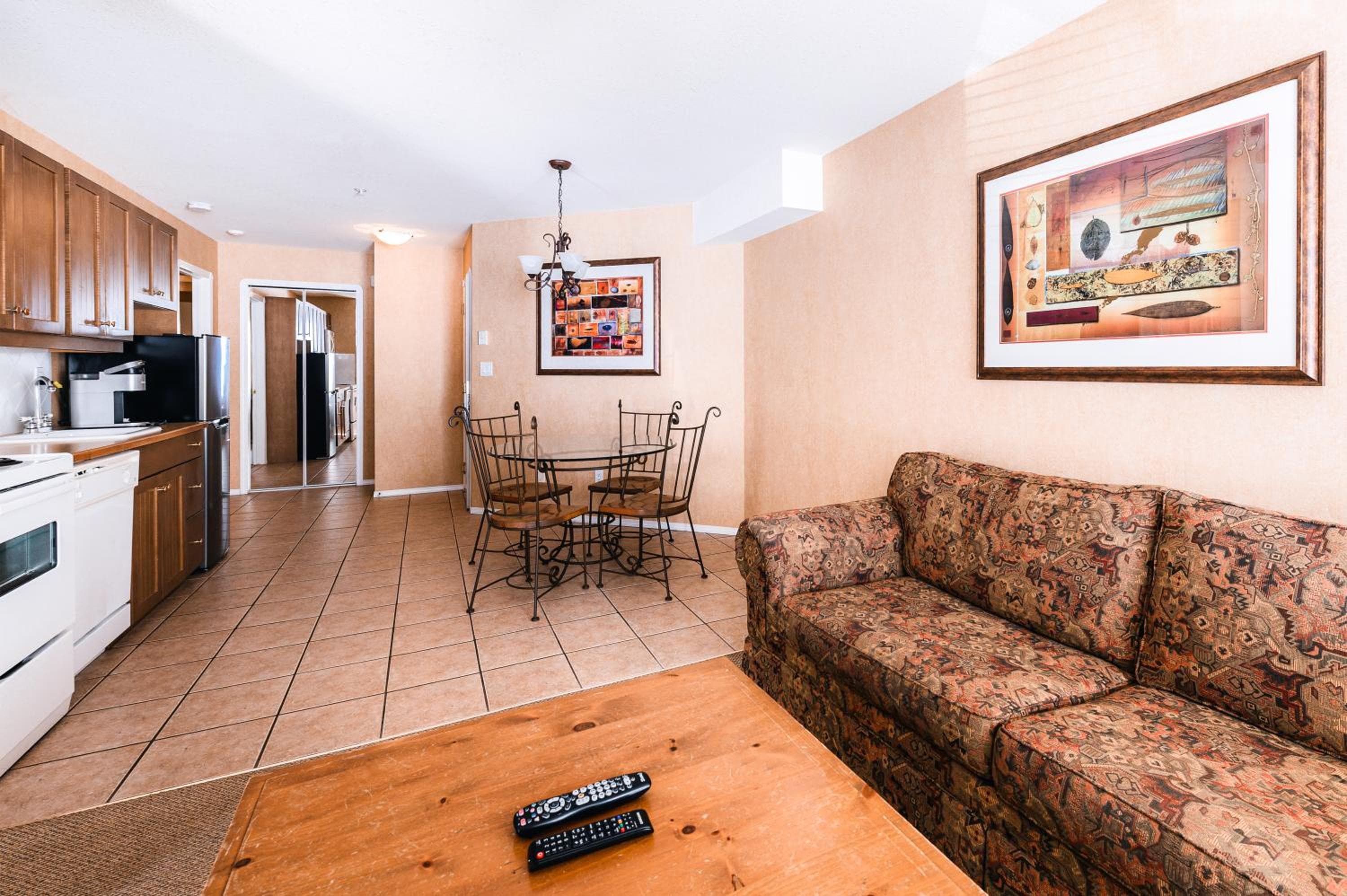 Mountain View Suites & Residency at Fairmont Hot Springs
