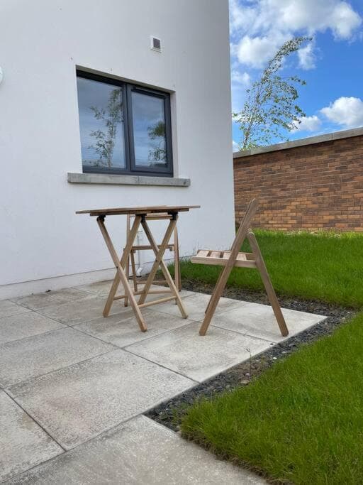 Modern 2 Bedroom House, Edinburgh.