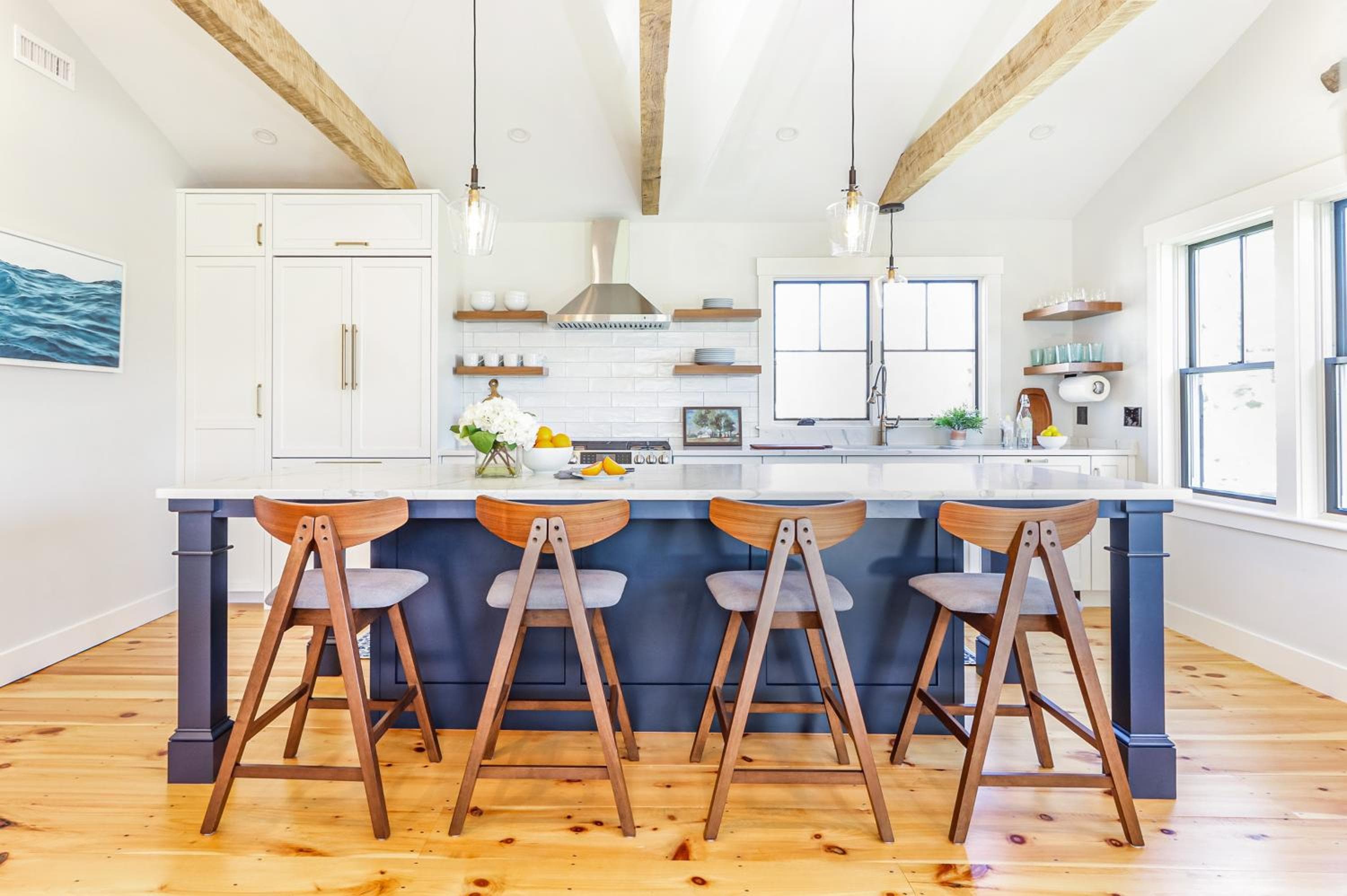 Renovated kitchen less than 2 miles to Beach!