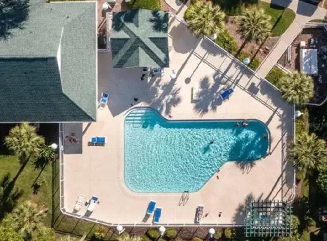 Relaxing 2B/2B with Office Nook, Pool, Gym, Sauna, walk-in closets, lanai, 1 car garage