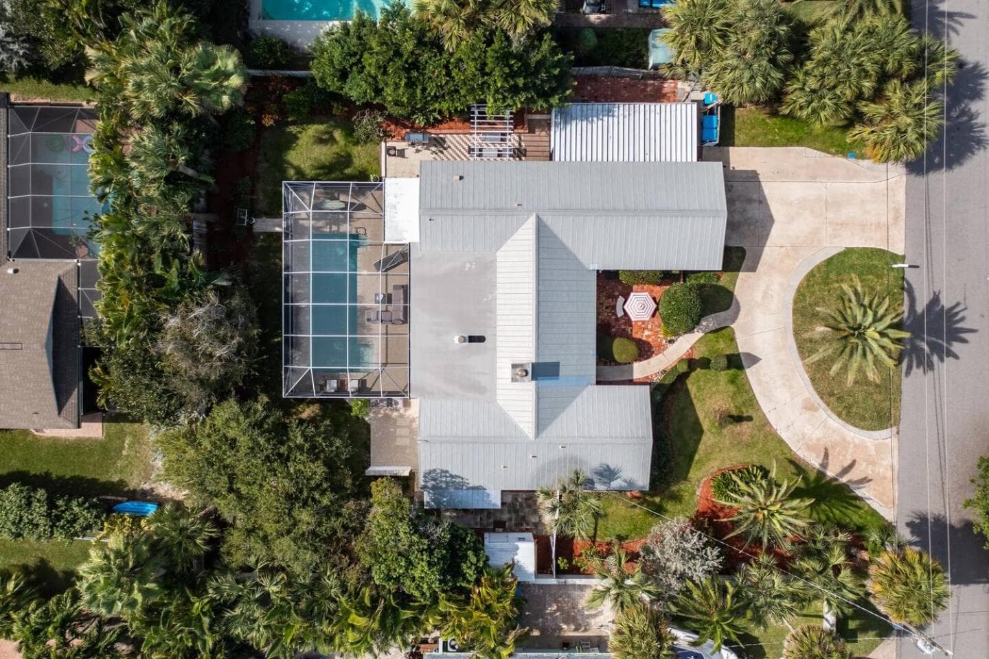 Surfs Up - retreat at the beach with heated pool