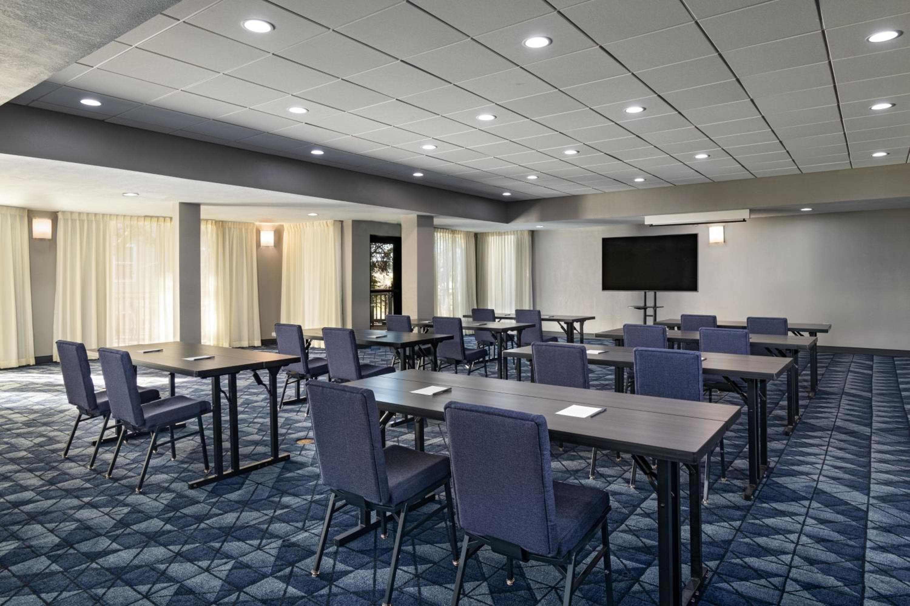 Courtyard by Marriott Austin The Domain Area
