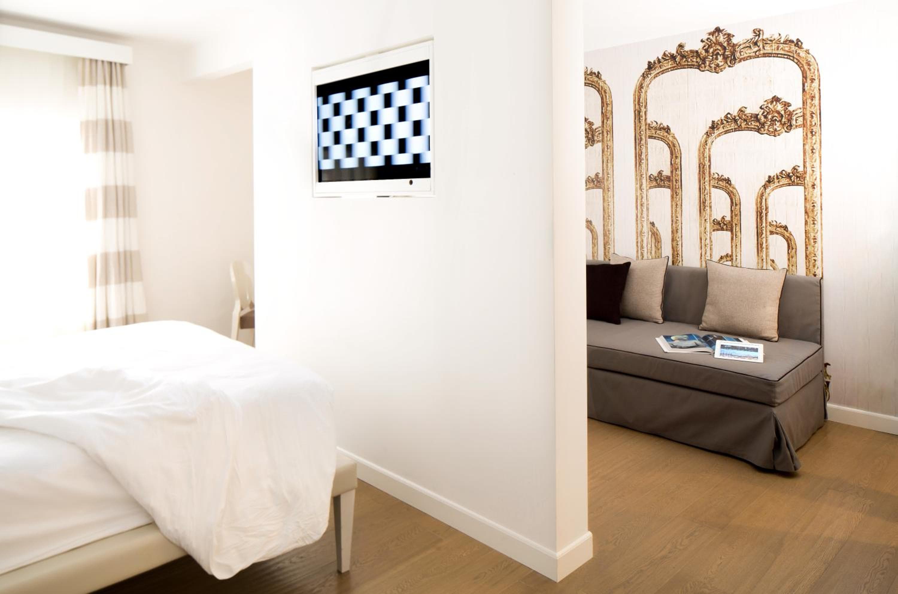 Via Del Corso Home Roma