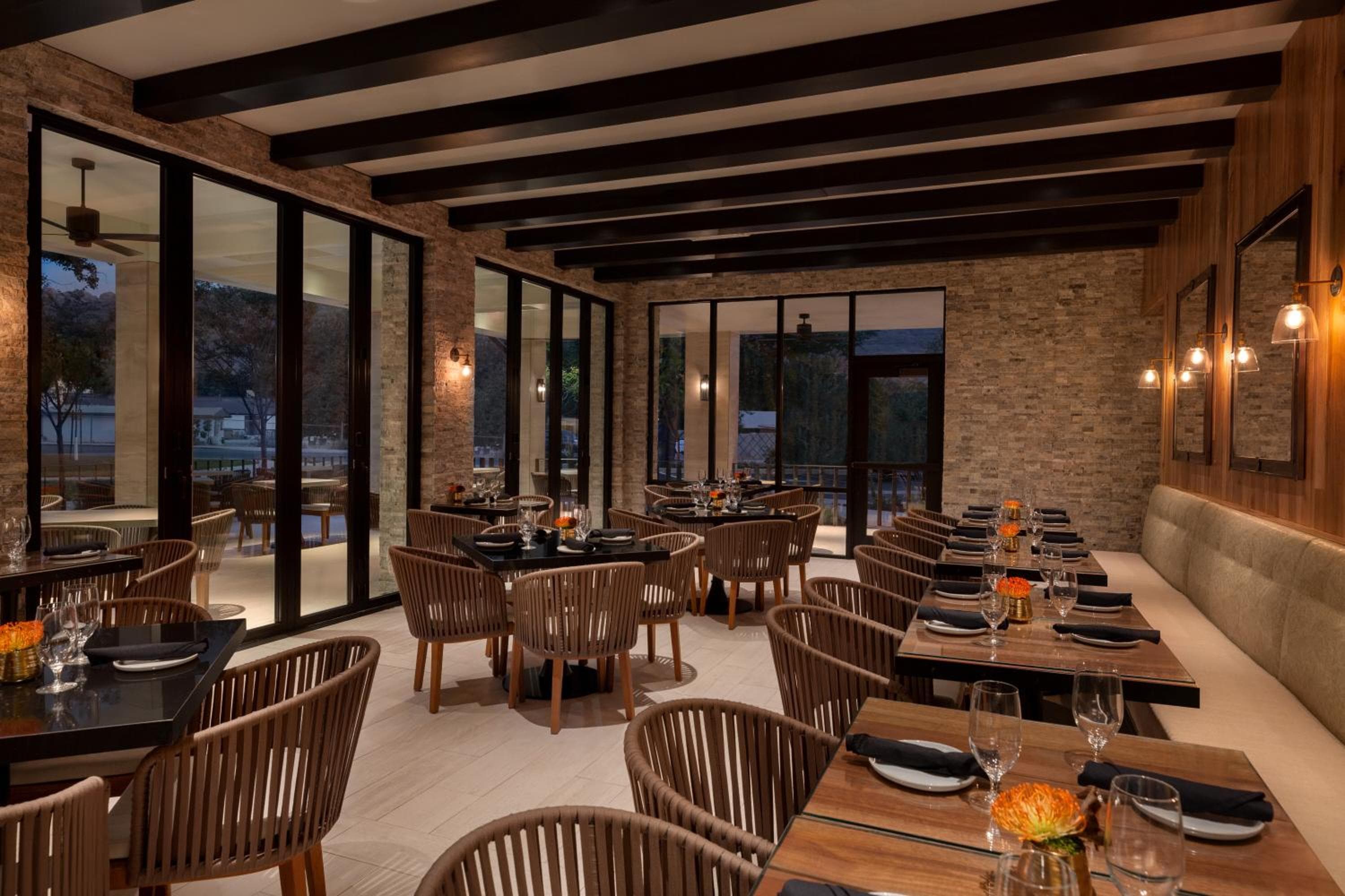 Casitas At The Hoodoo Moab, Curio Collection By Hilton