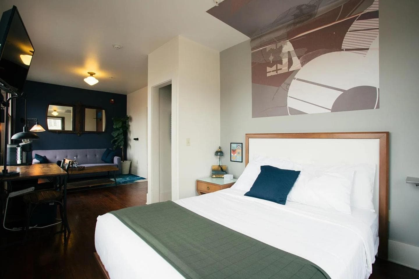 Commodore Hotel