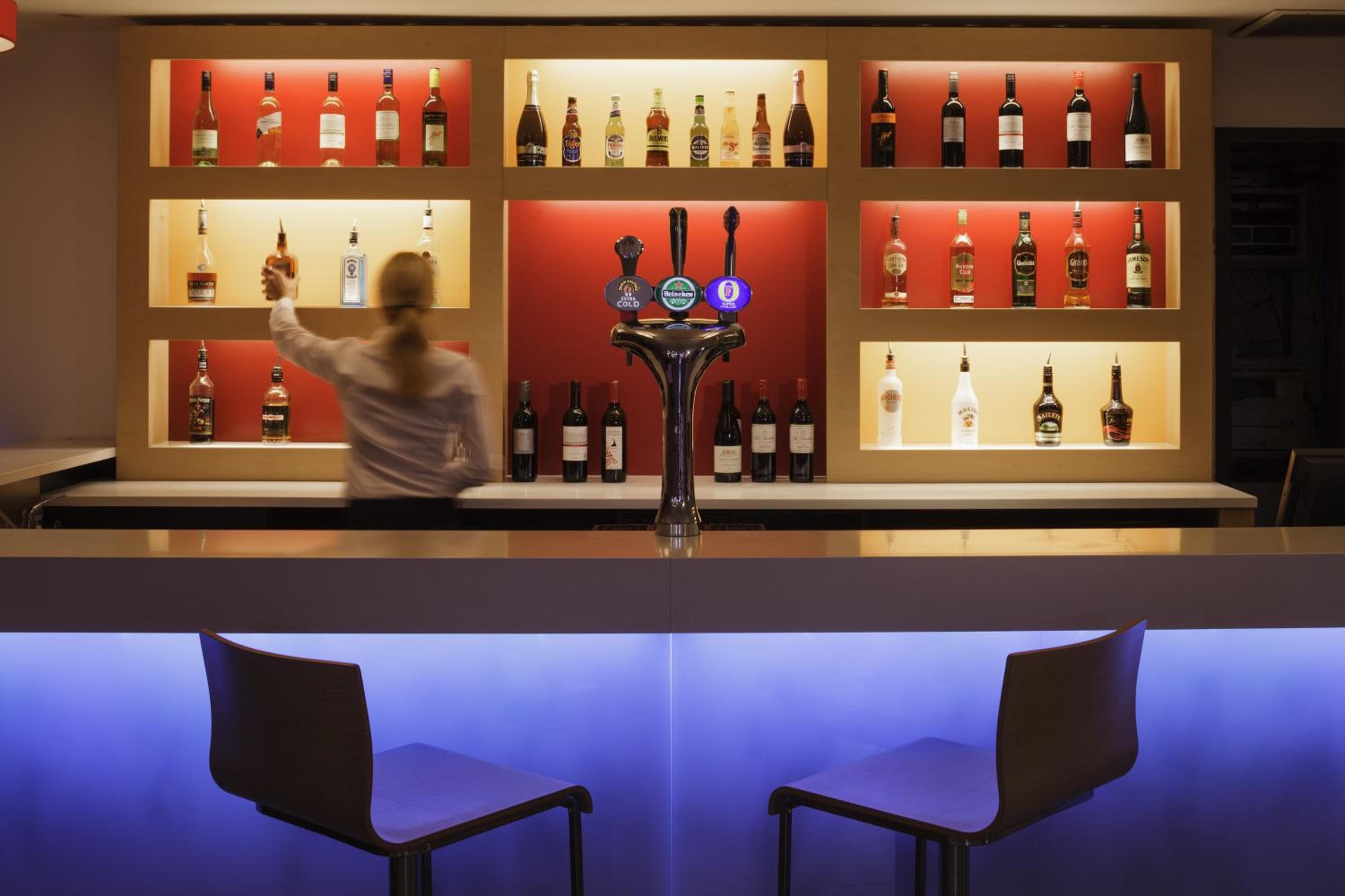 bar